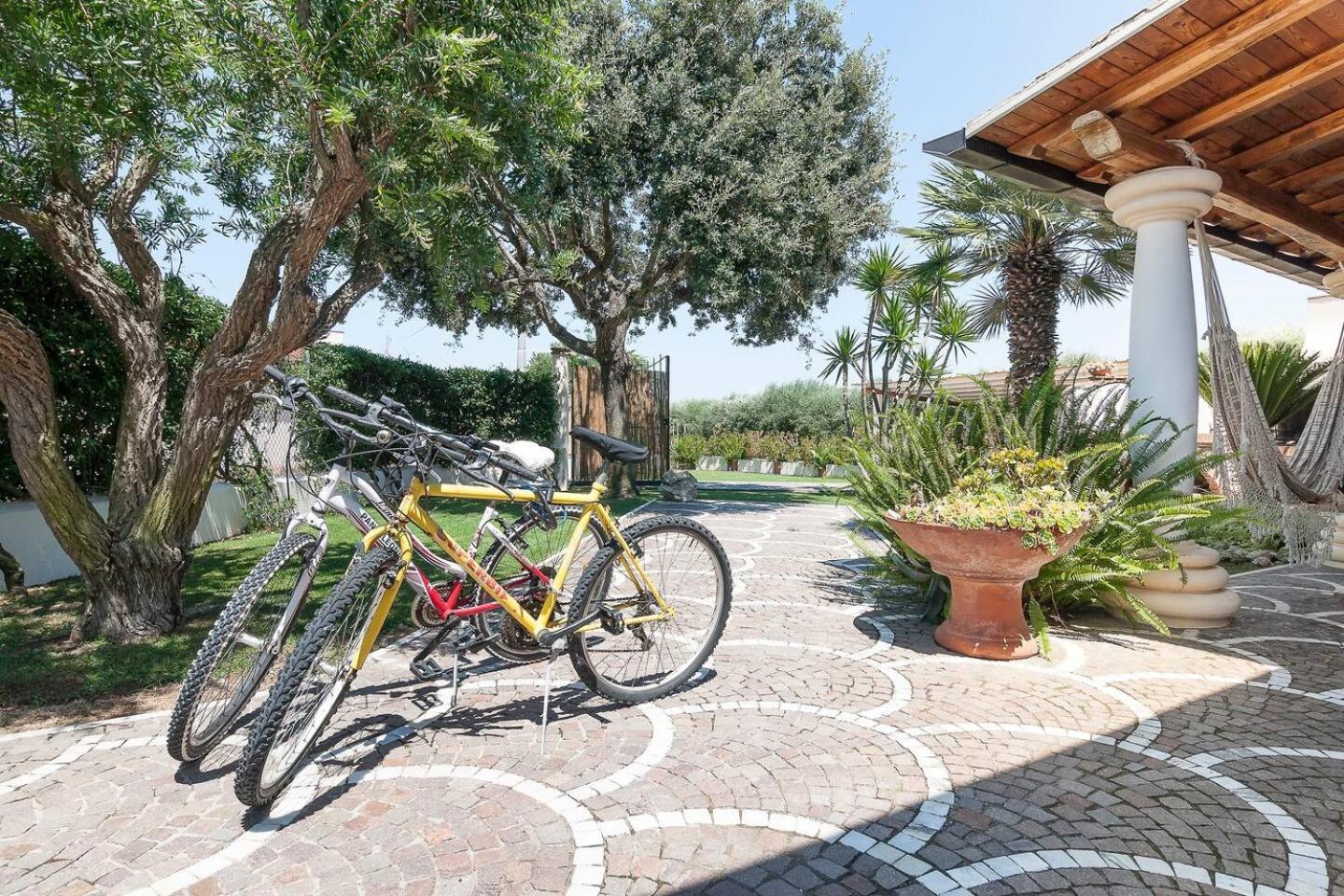 Villa LA CESA & Villino LA CASETTA Holiday Houses CON JACUZZI