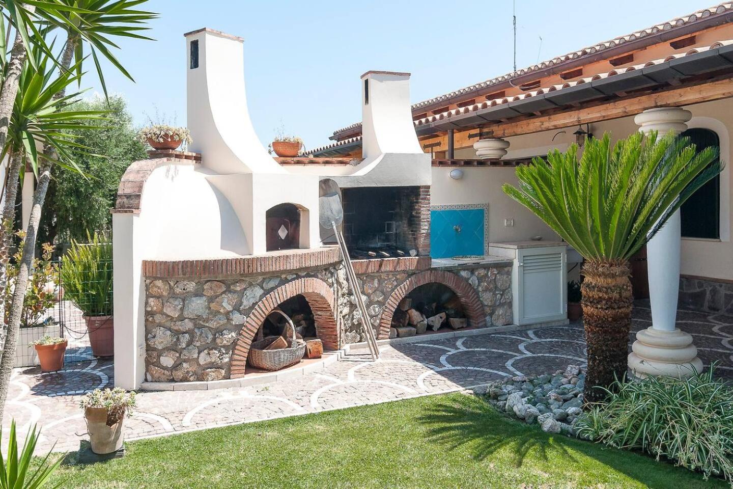 Villa LA CESA & Villino LA CASETTA Holiday Houses CON JACUZZI