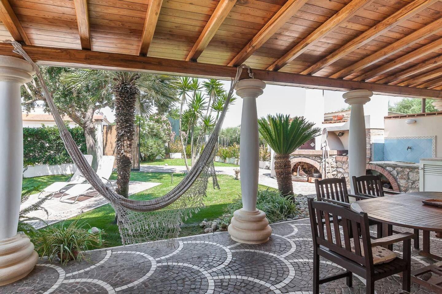 Villa LA CESA & Villino LA CASETTA Holiday Houses CON JACUZZI
