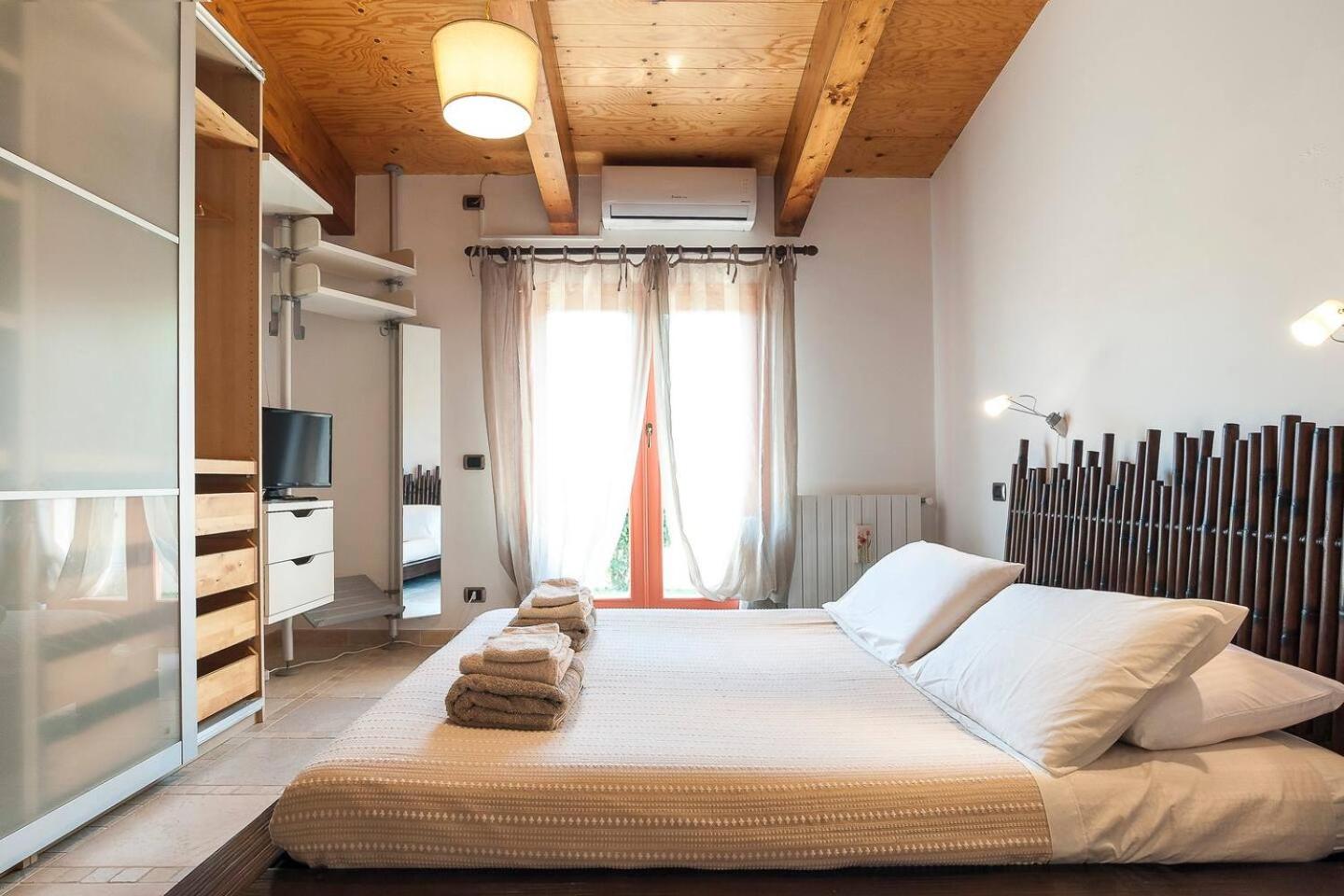 Villa LA CESA & Villino LA CASETTA Holiday Houses CON JACUZZI