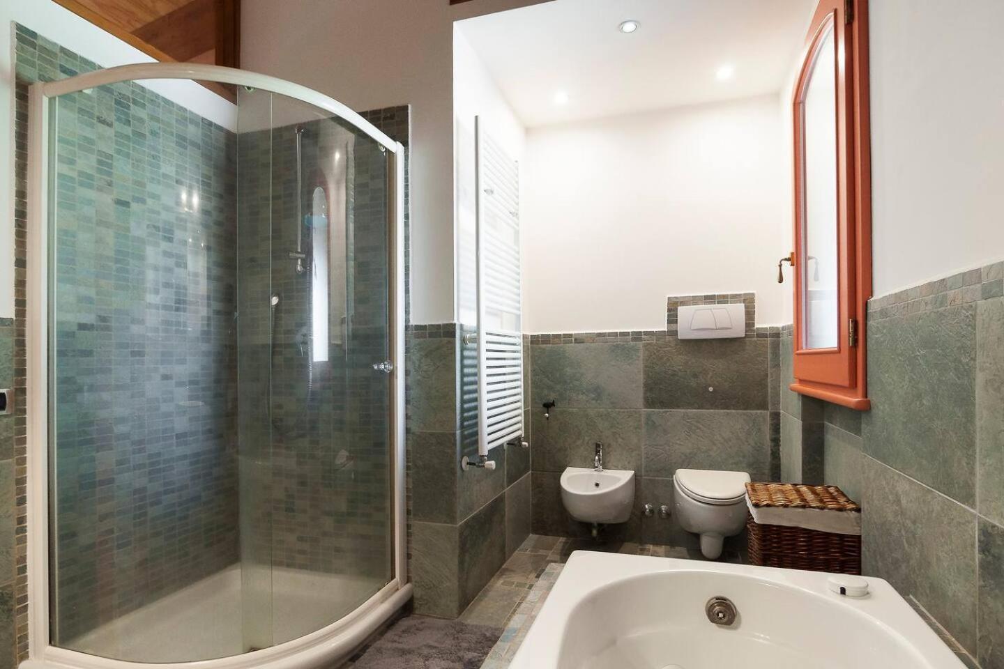 Villa LA CESA & Villino LA CASETTA Holiday Houses CON JACUZZI