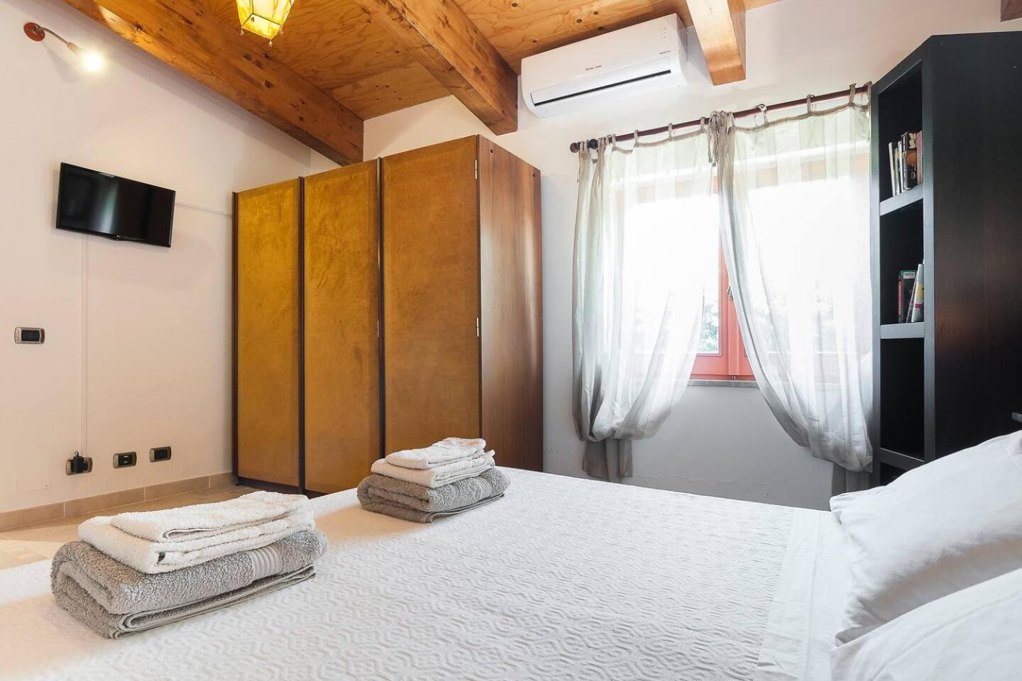 Villa LA CESA & Villino LA CASETTA Holiday Houses CON JACUZZI