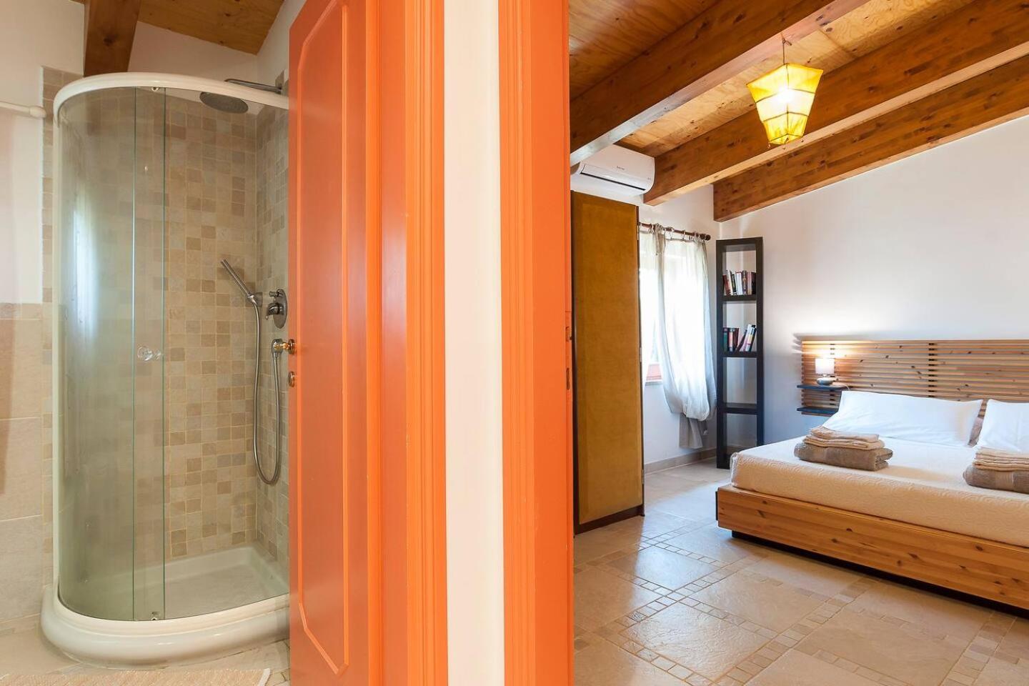 Villa LA CESA & Villino LA CASETTA Holiday Houses CON JACUZZI