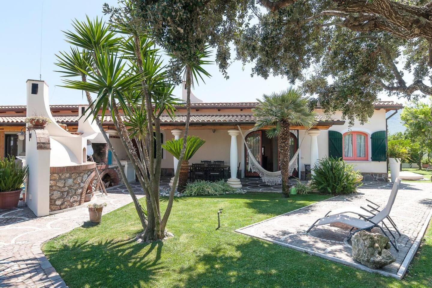 Villa LA CESA & Villino LA CASETTA Holiday Houses