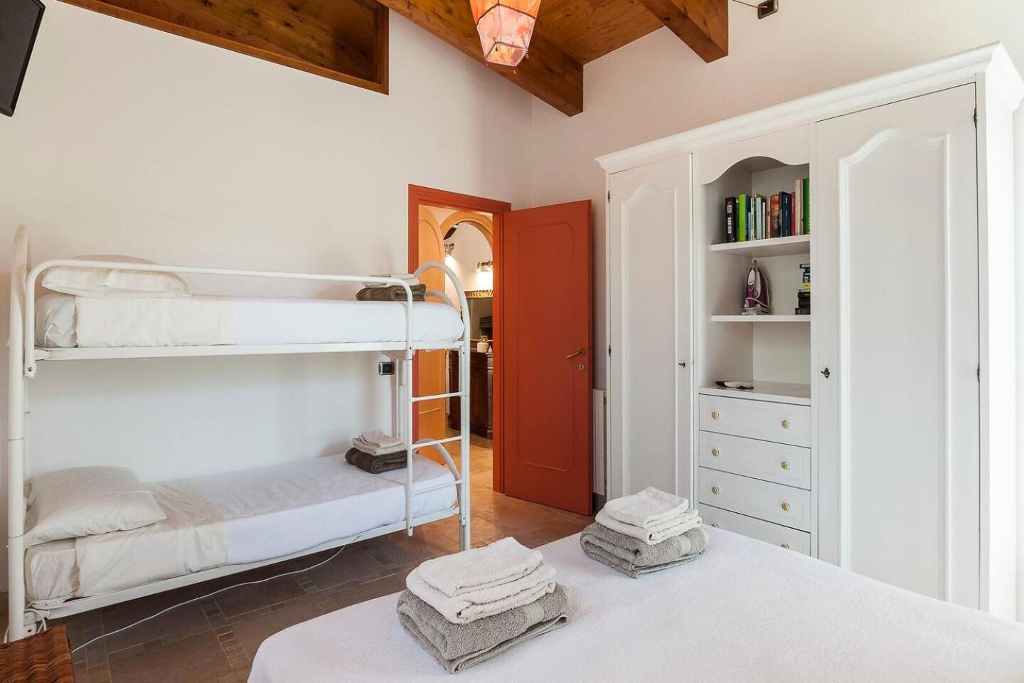 Villa LA CESA & Villino LA CASETTA Holiday Houses CON JACUZZI