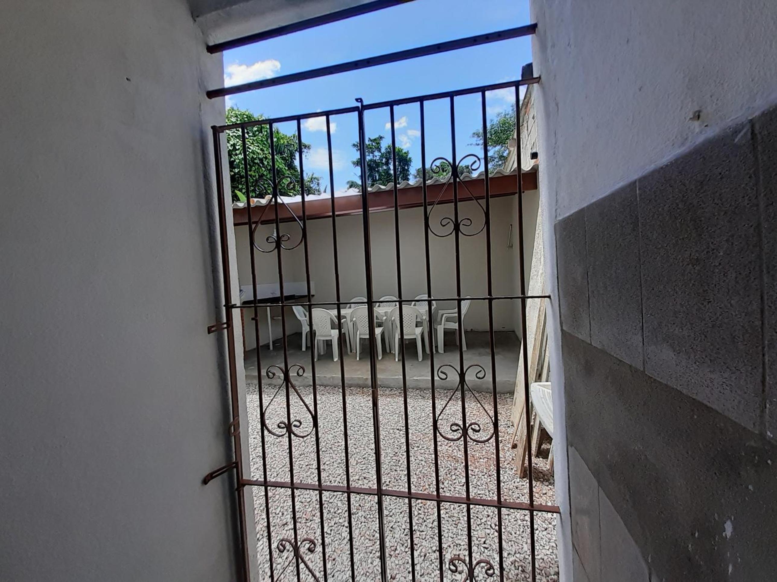 Casa a 80m da Praia das Toninhas