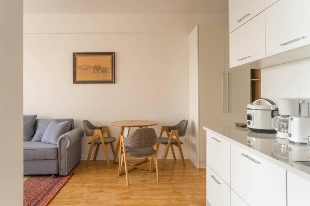Modern apt with views 3 minutes from Sukhbaatar Sq view 3