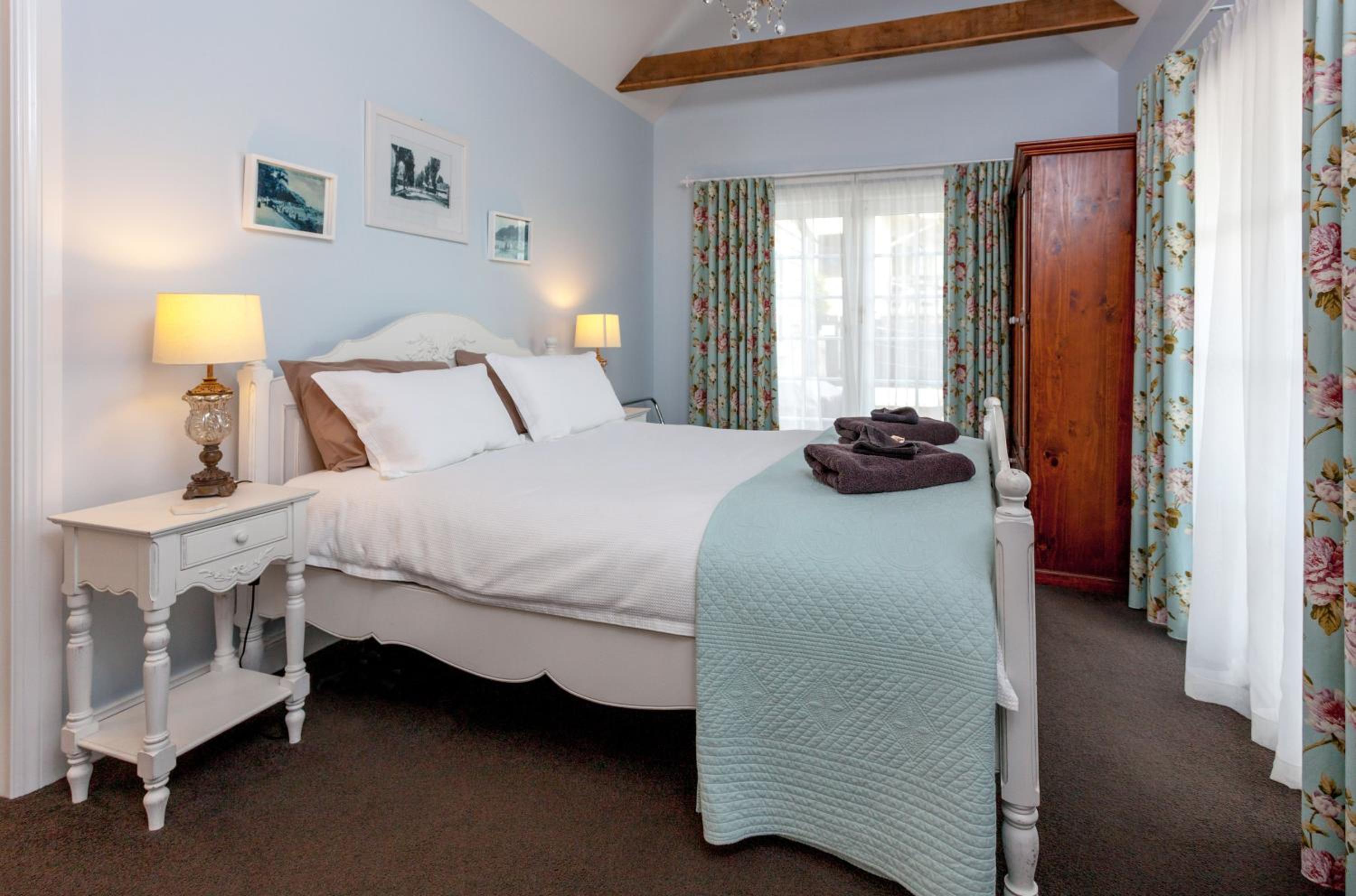 Kuranui Cottage view 5