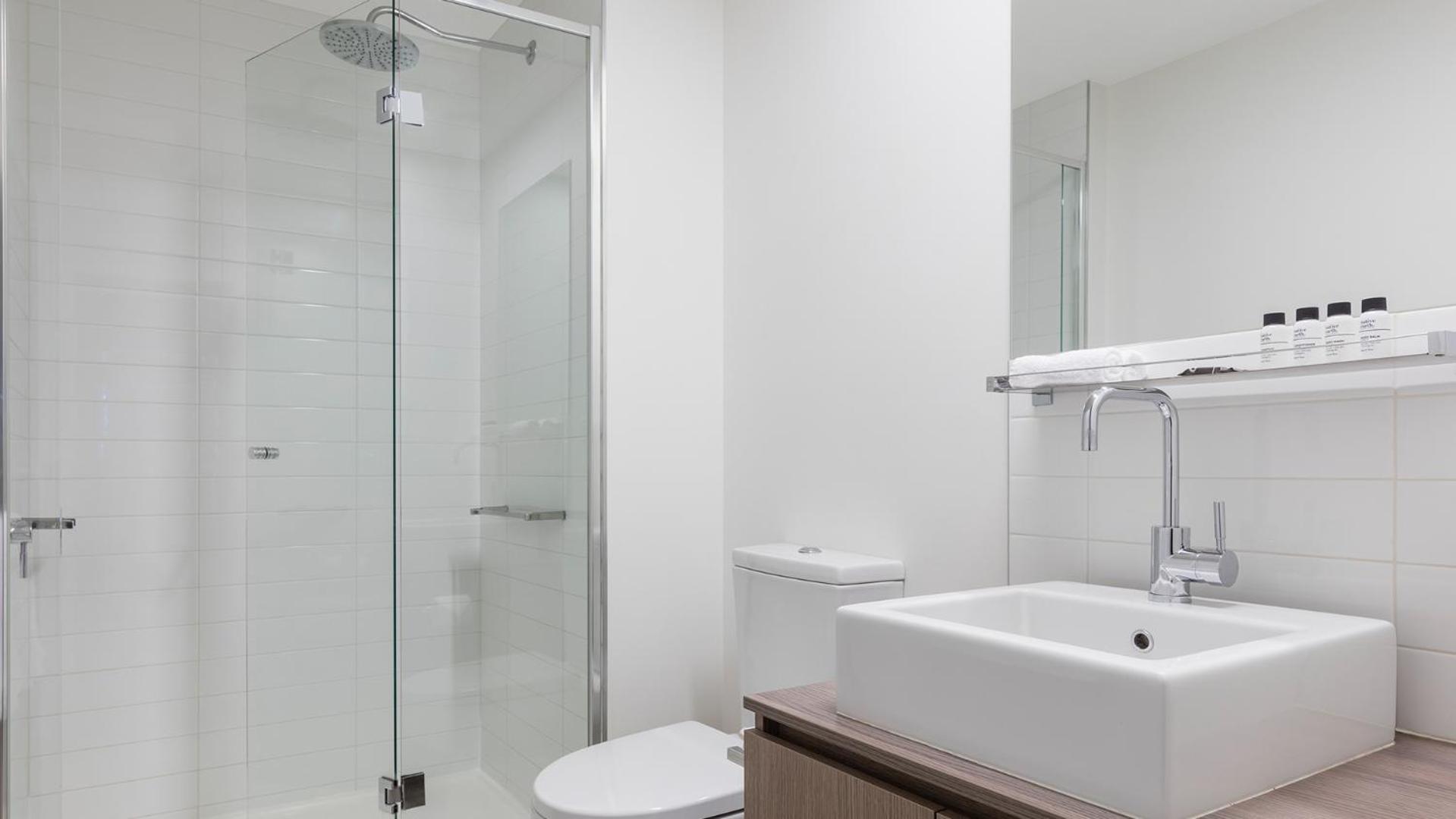 Oaks Melbourne on William Suites