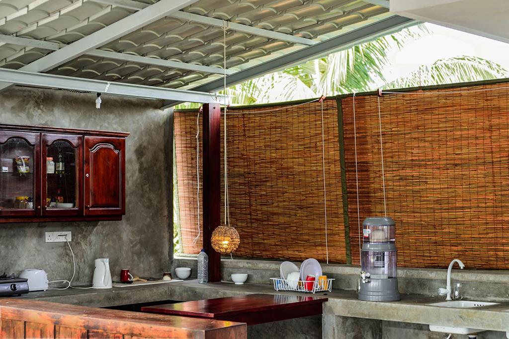 Colombo Beach Hostel