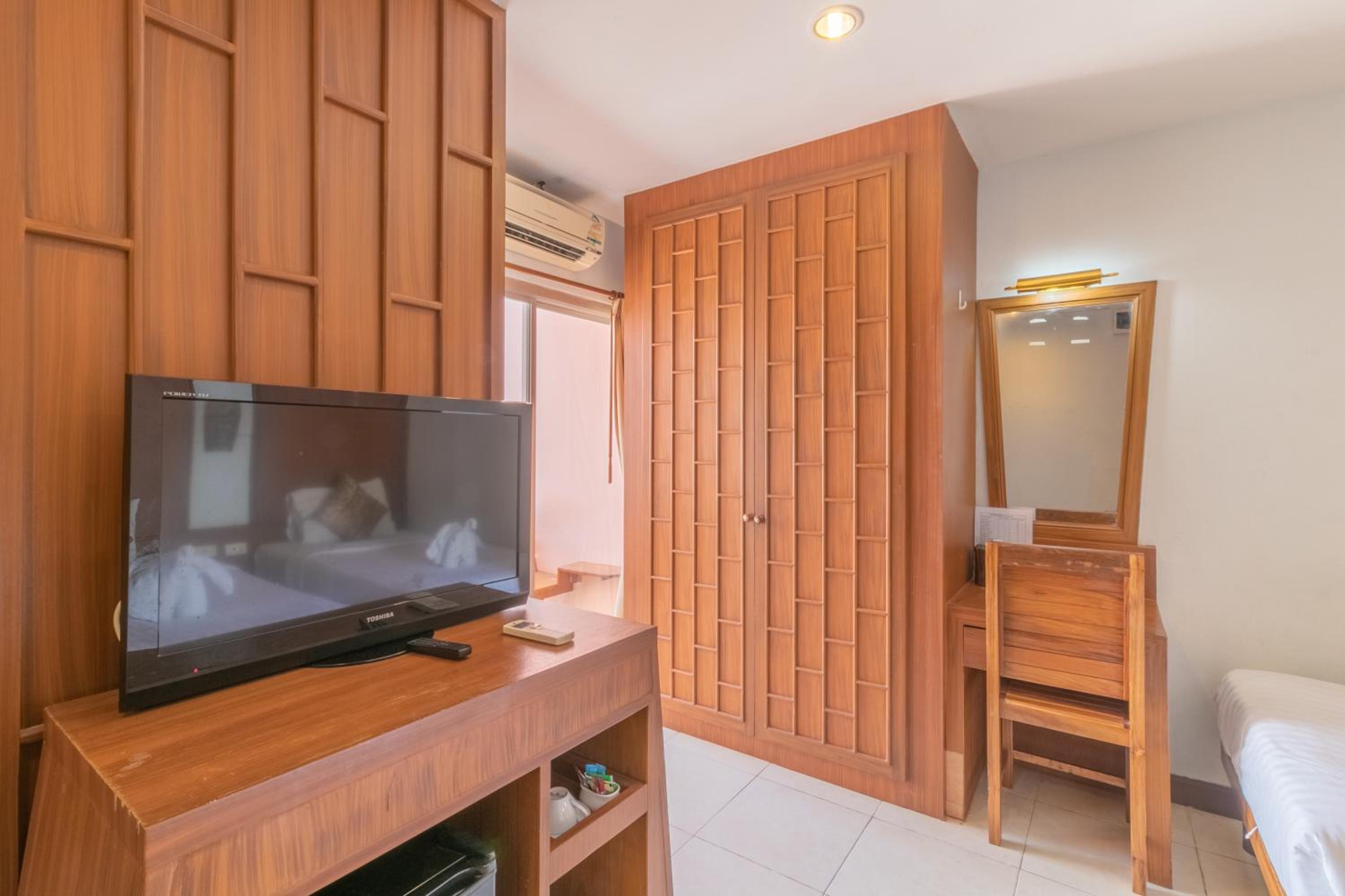 Lotus Hotel Patong