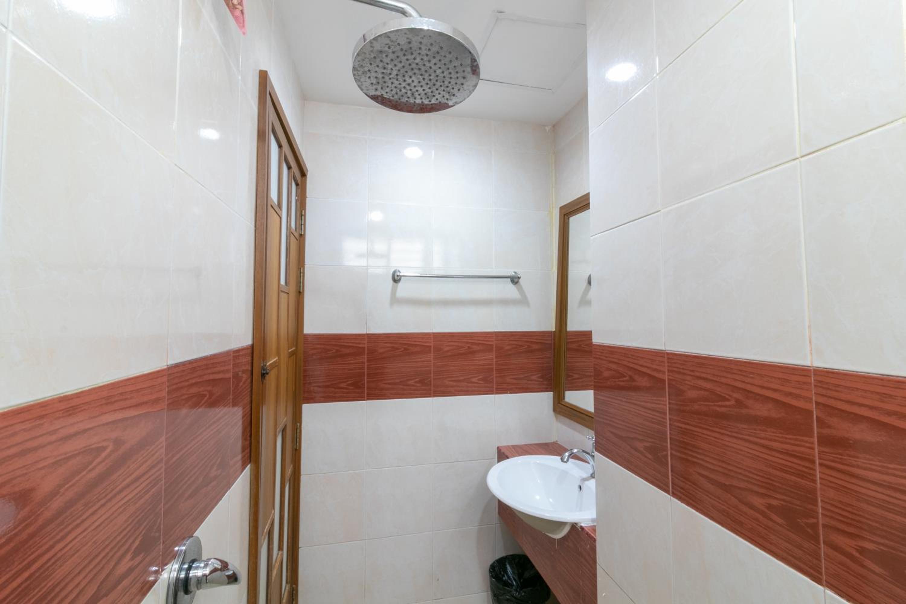 Lotus Hotel Patong