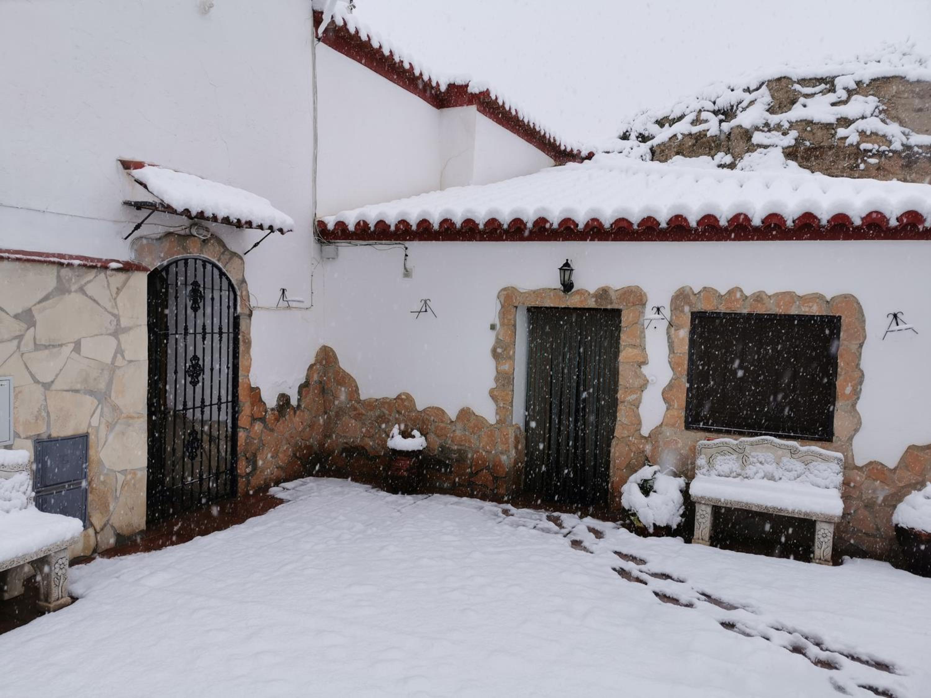 Cuevas de María view 2