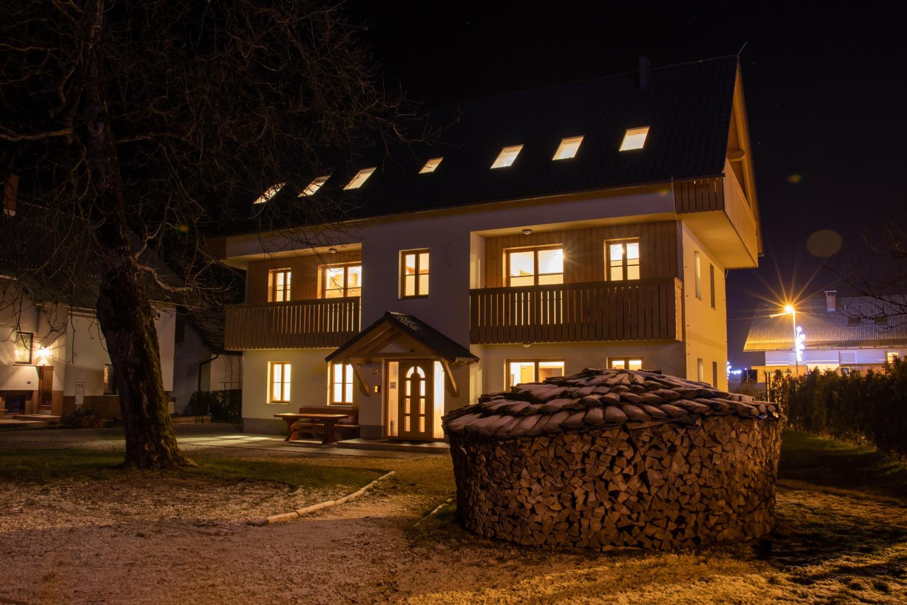 Apartments & Rooms Pr' Skalovc