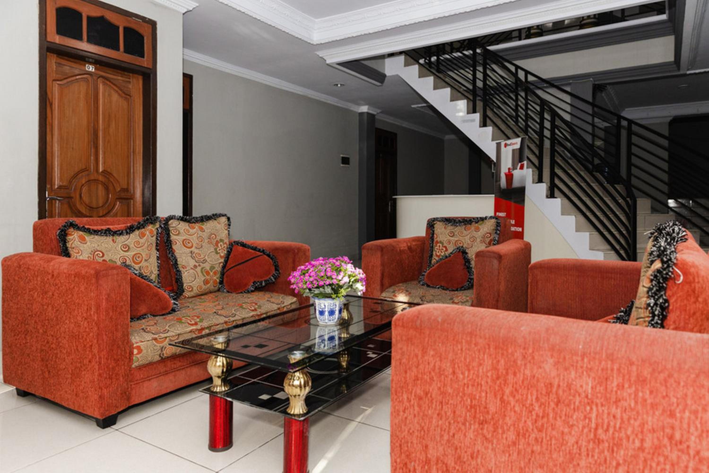 RedDoorz Plus near Transmart Kairagi Dua manado view 3