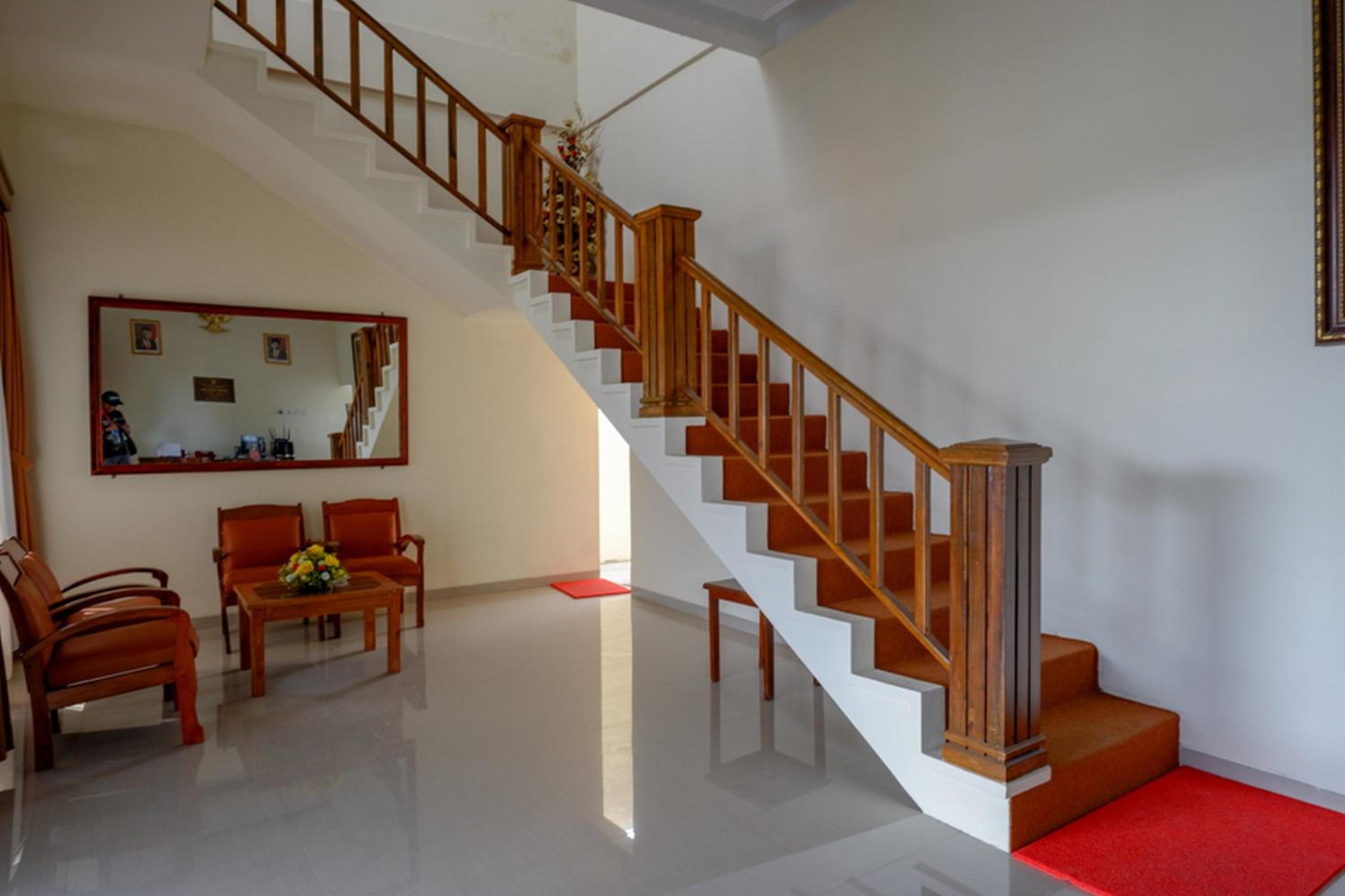 RedDoorz near Stadion 45 Karanganyar view 4