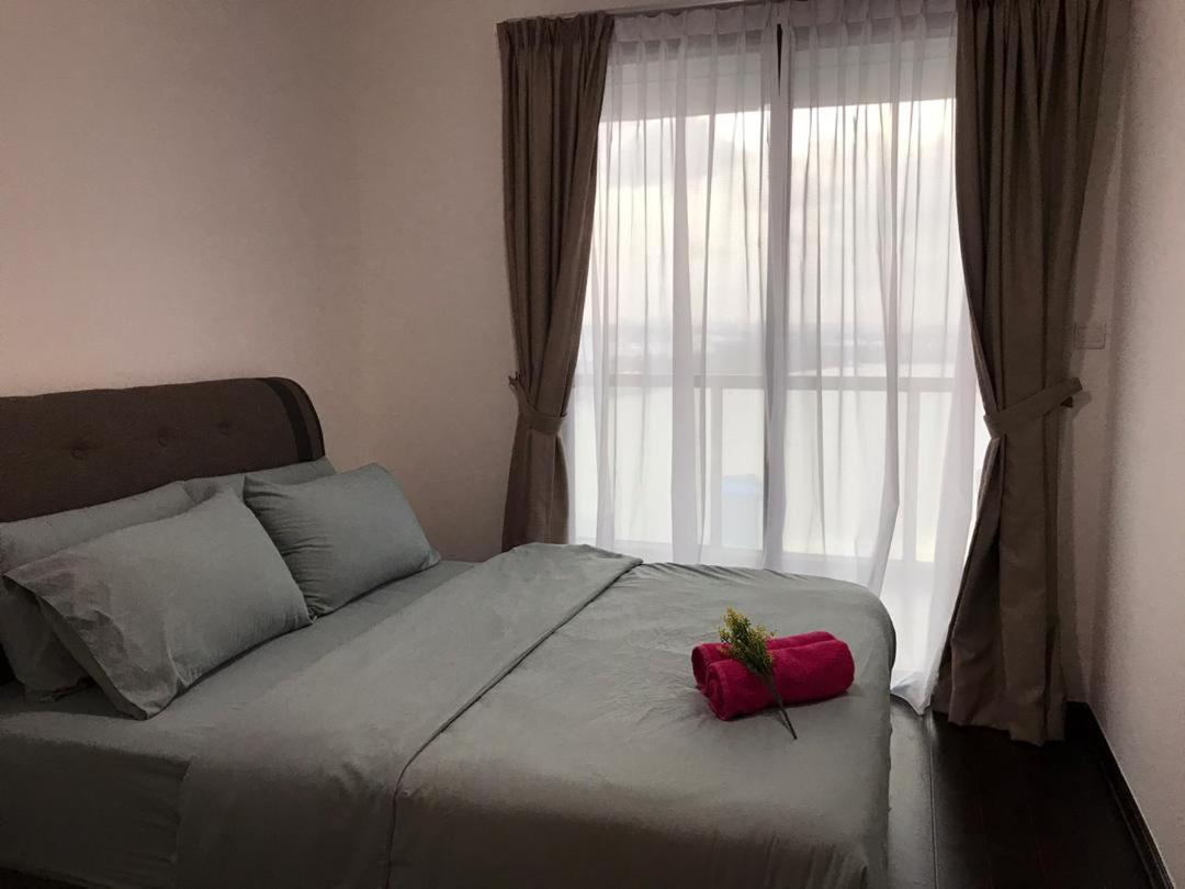 JB City CIQ-R&F Shopping Mall Apartment