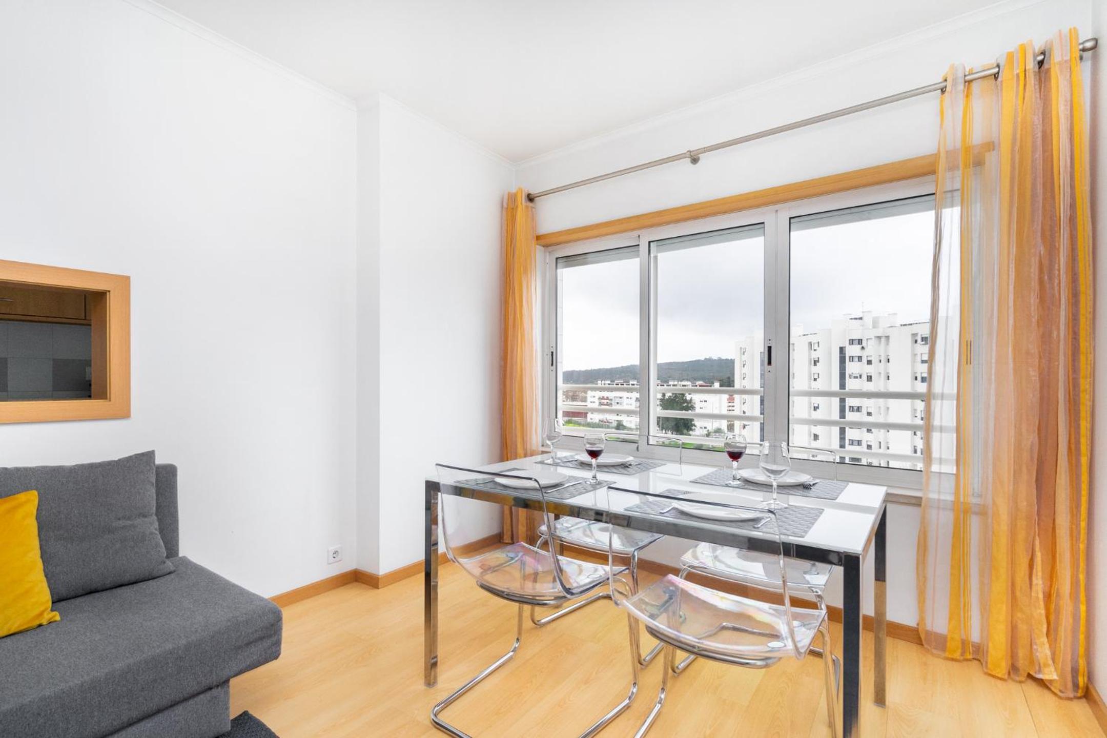 Lisboa, Cidade, Elegant Apartment with Air Cond, Free WIFI and Near Metro, by IG view 3