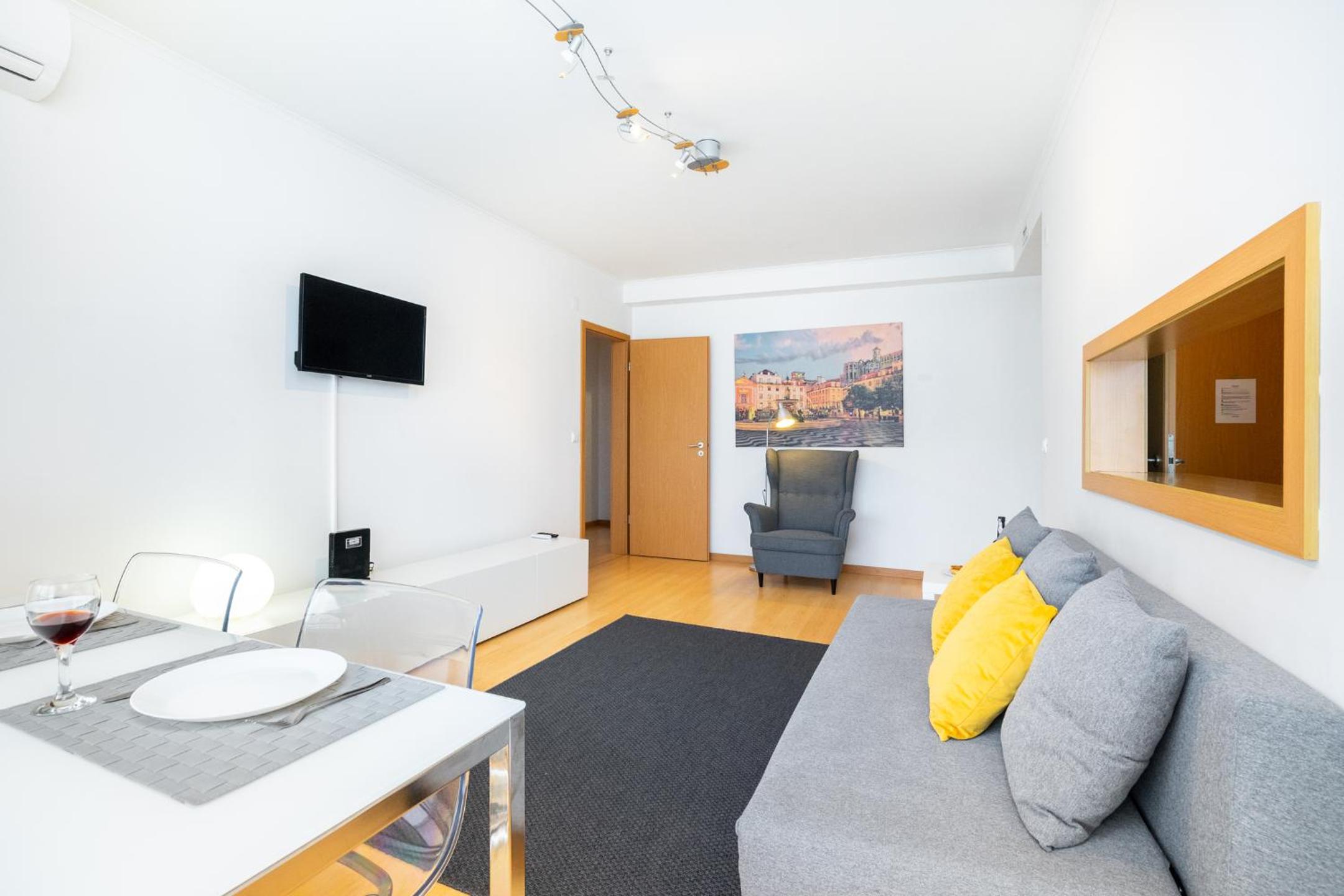 Lisboa, Cidade, Elegant Apartment with Air Cond, Free WIFI and Near Metro, by IG view 2