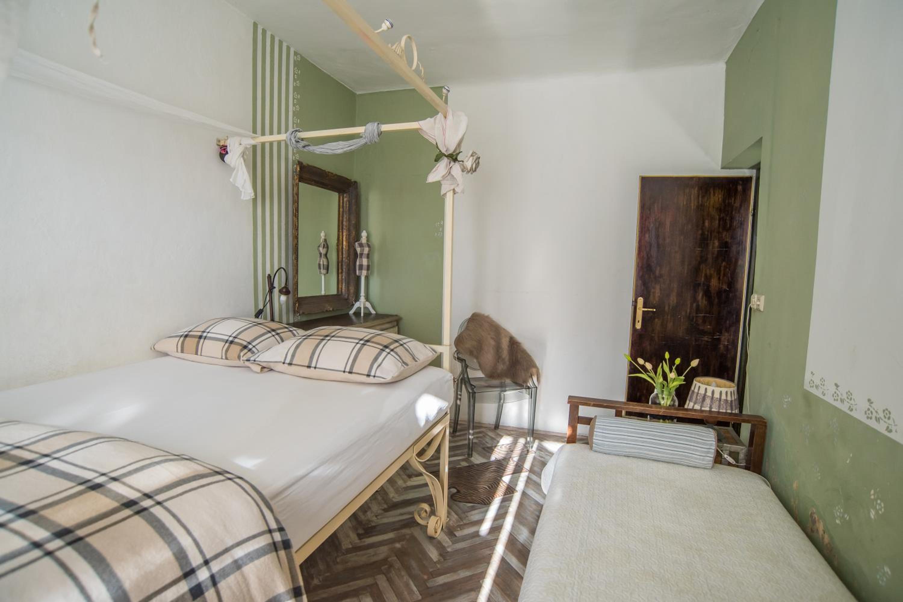 Nomi Dream Box en Split — hotel room