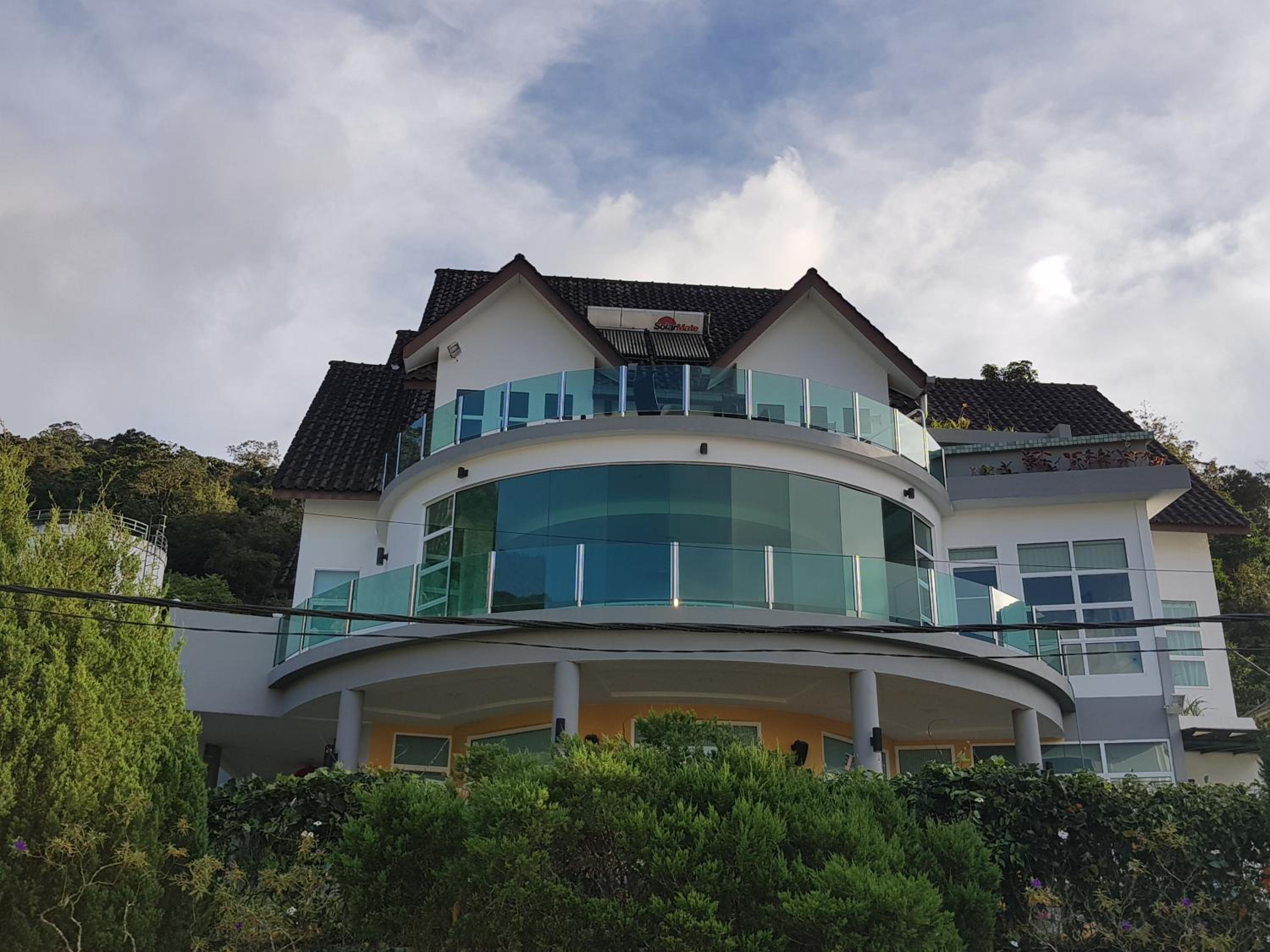 Crystal Cameron Vacation Bungalow photo 1