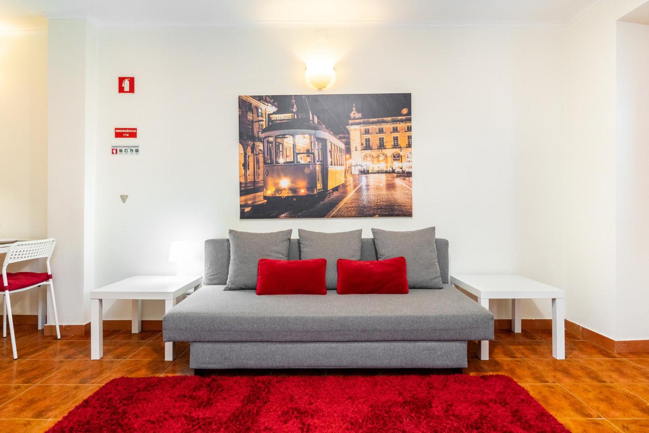 Lisboa, Central Lisbon, Charming Patio House, , WIFI, Air Conditioning, Near Metro, by IG view 2