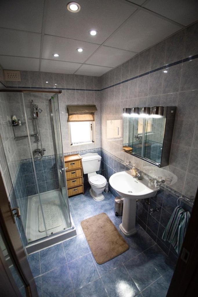 Apartment 5 mins away from the beach. photo 4