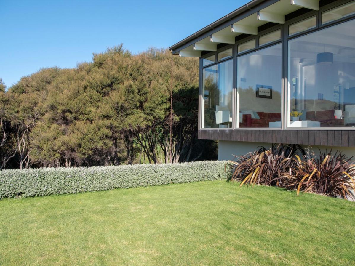 Kotare Point Paradise - Akaroa Holiday Home