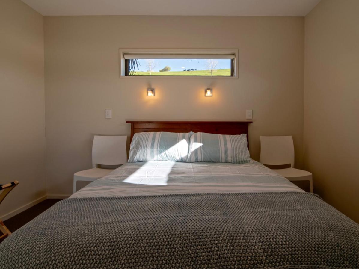 Kotare Point Paradise - Akaroa Holiday Home