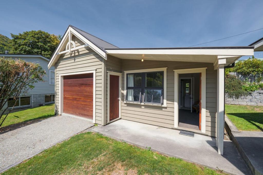 Lavender Country Cottage - Arrowtown Holiday Home view 5
