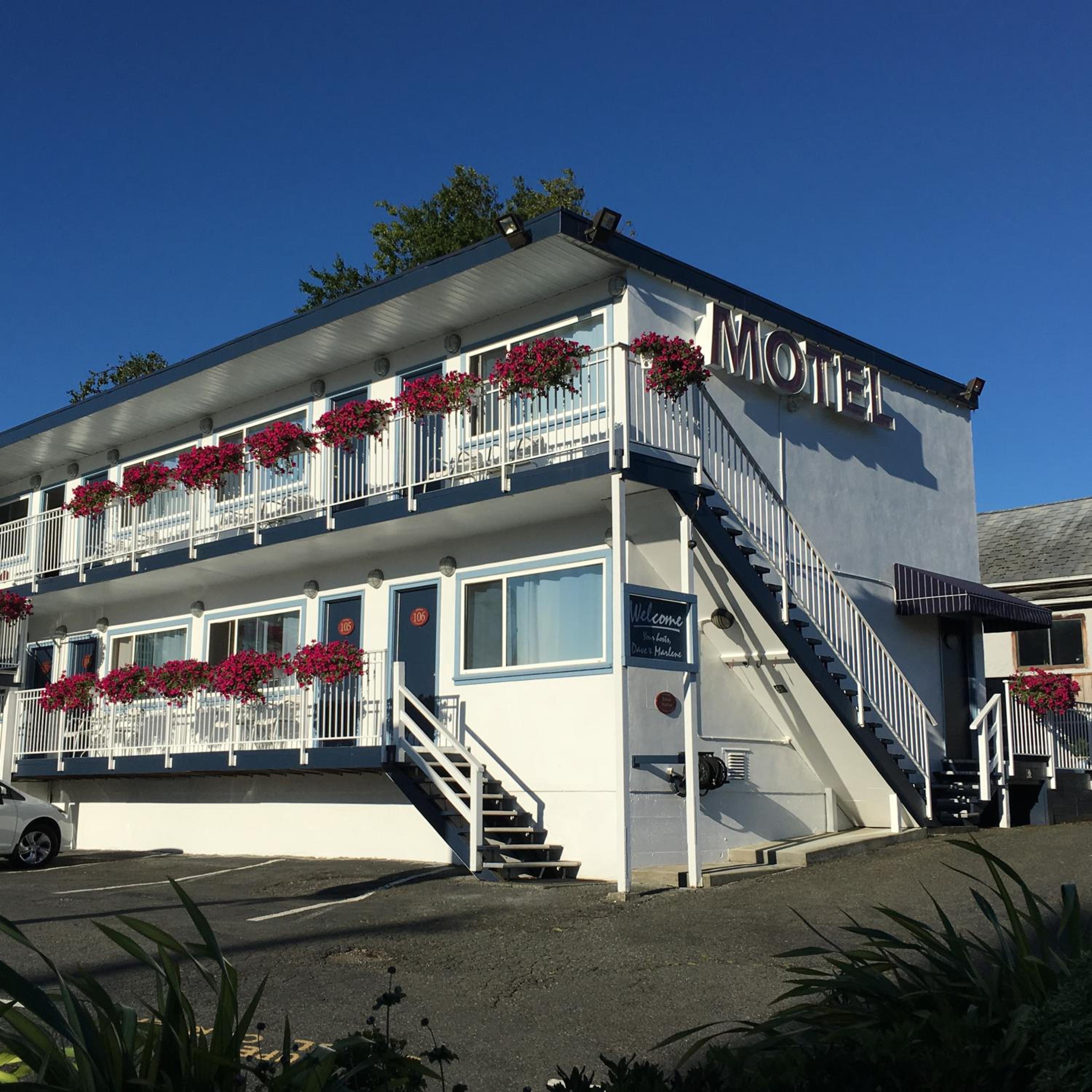 Buccaneer Inn