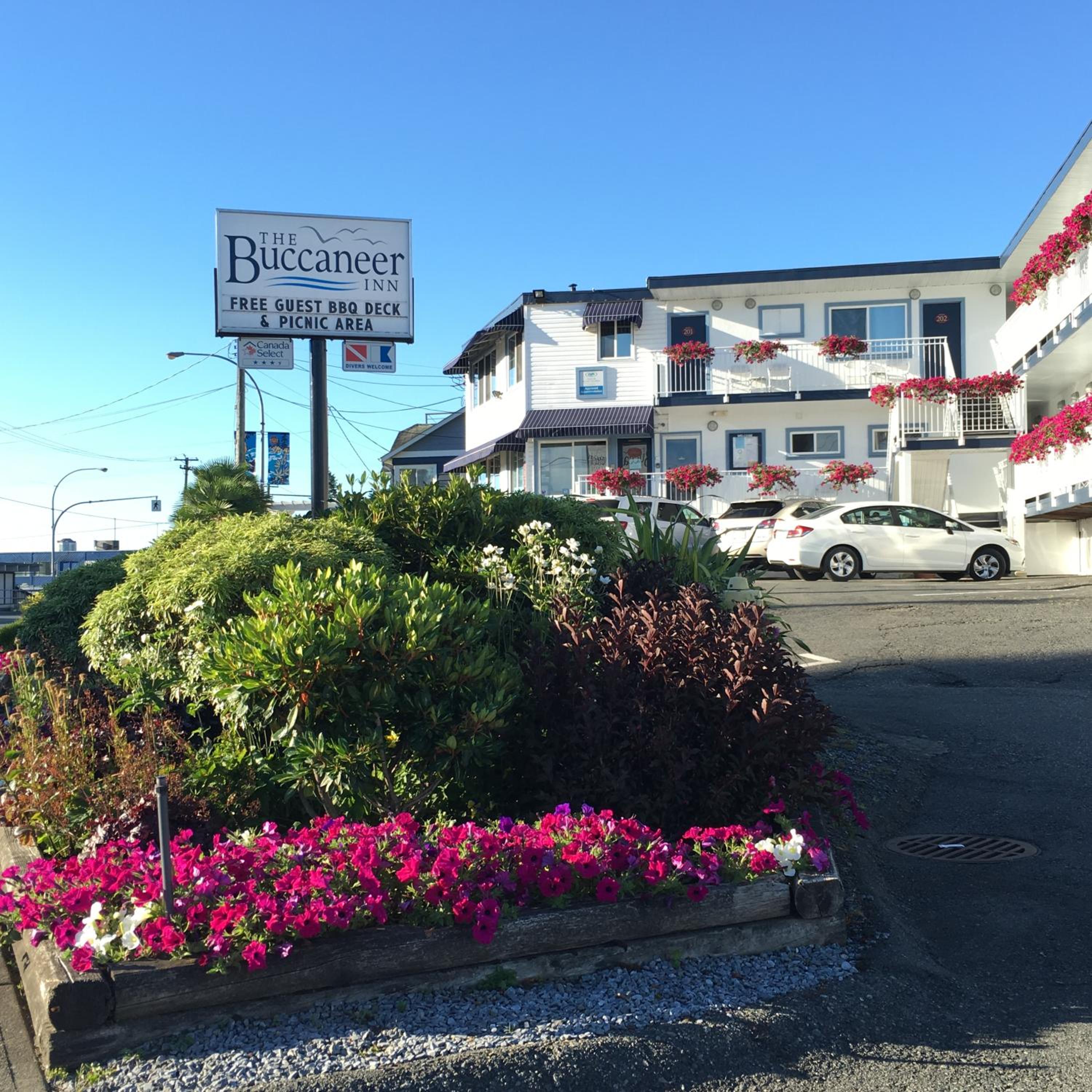 Buccaneer Inn