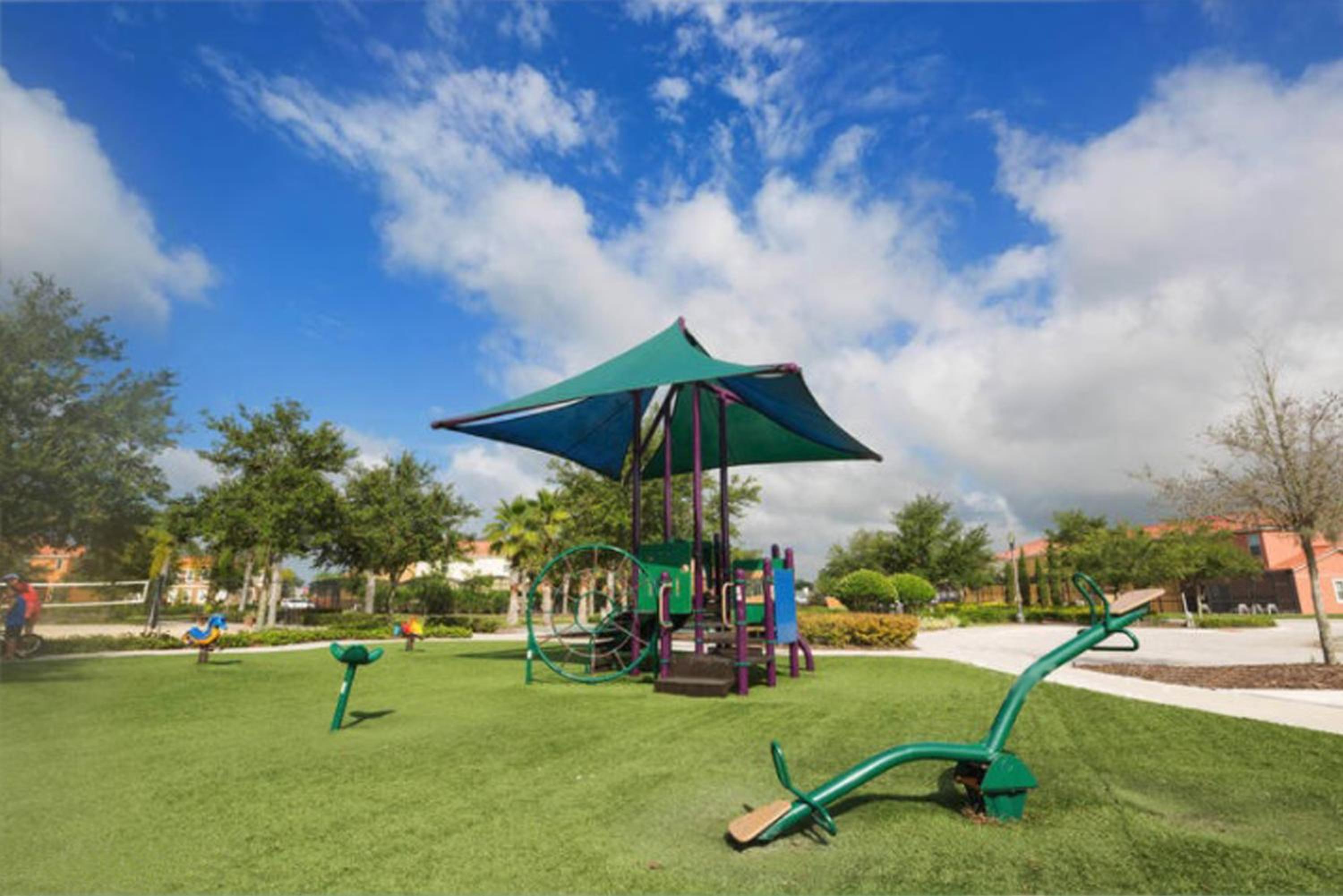 Bella Vida Resort 5 Bedroom Vacation Home with Pool 1870