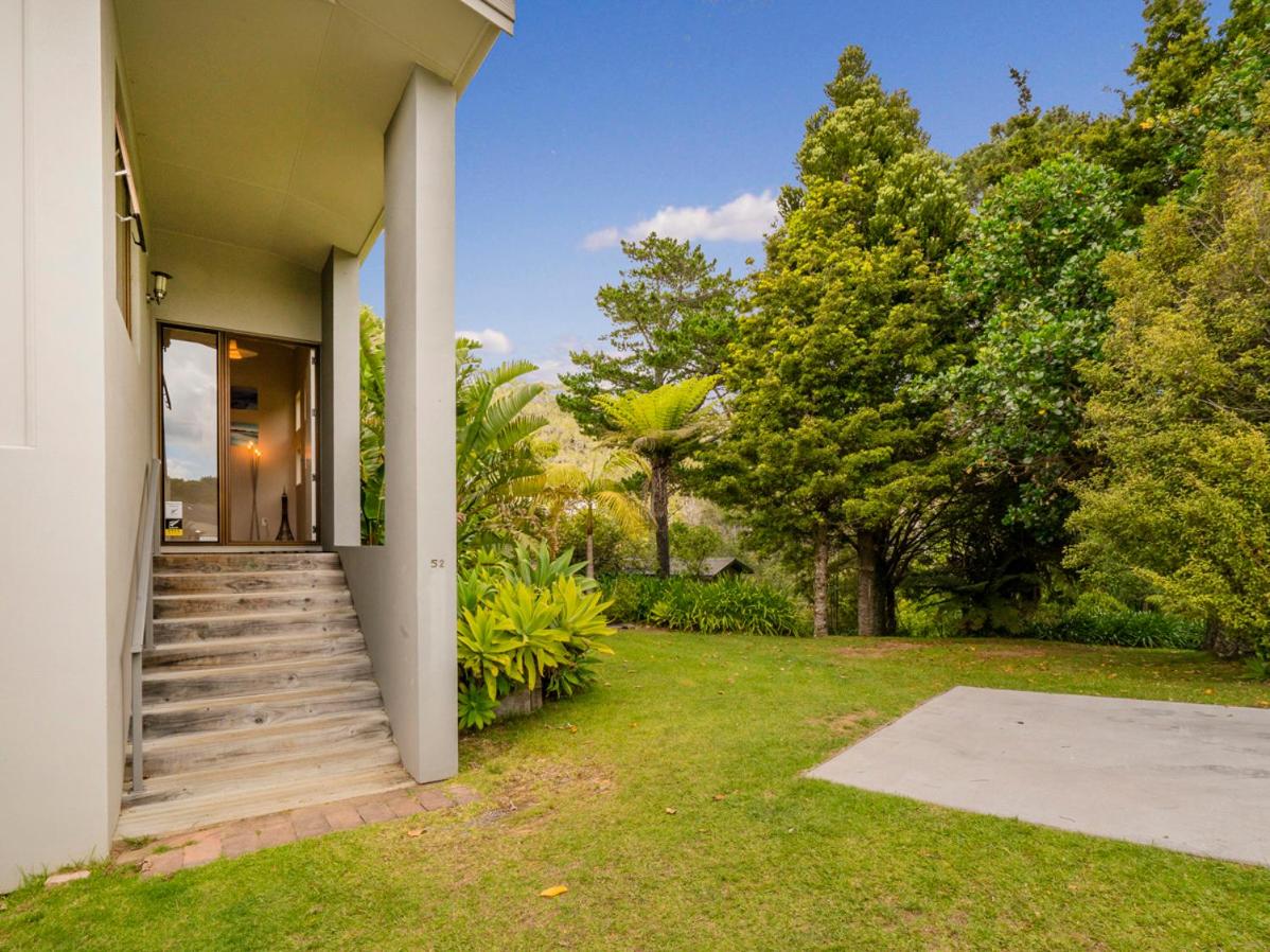 At Cathedral Cove - Hahei Holiday Home view 3