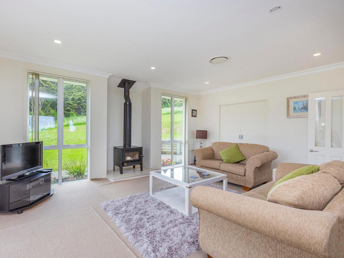 Matakana Views - Matakana Holiday Home view 2