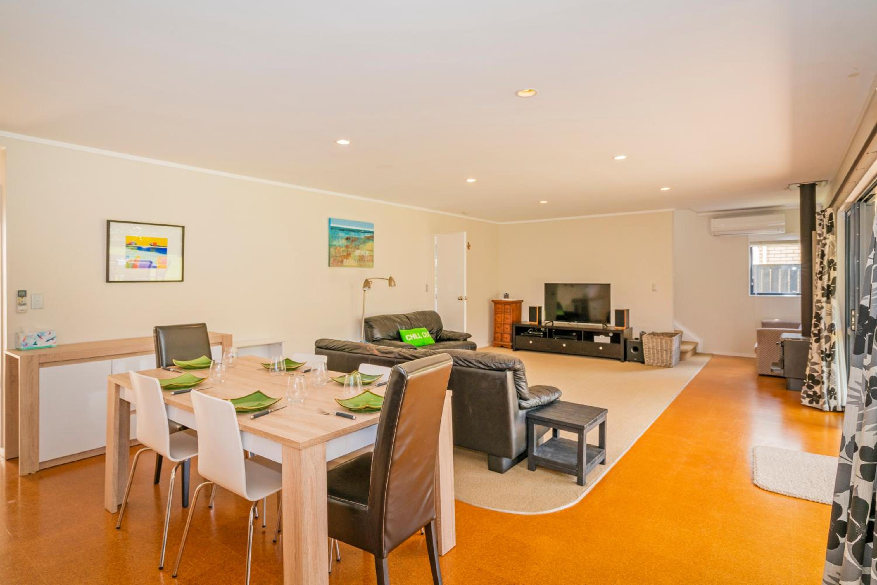 Kowhai Corner - Matarangi Holiday Home view 3