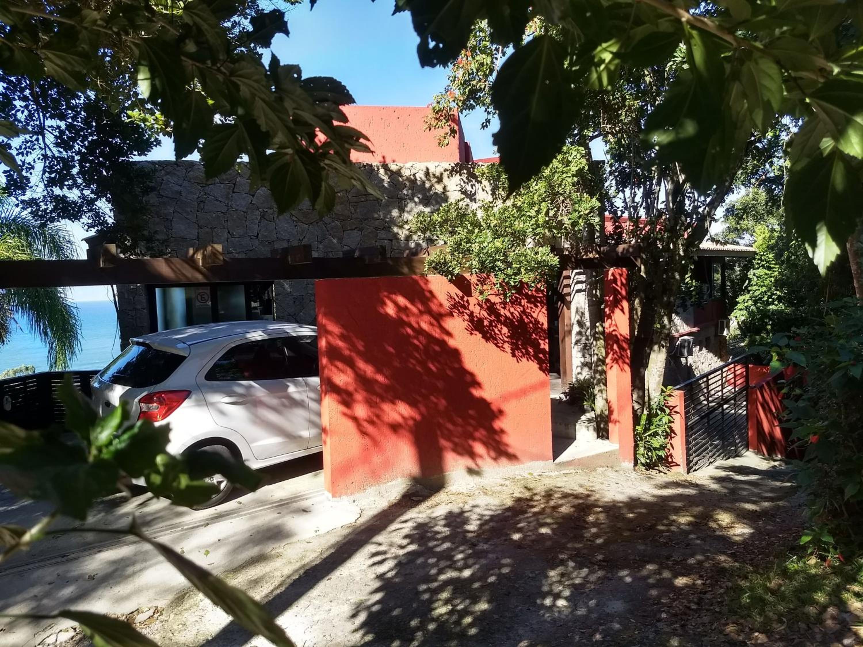La Roca House