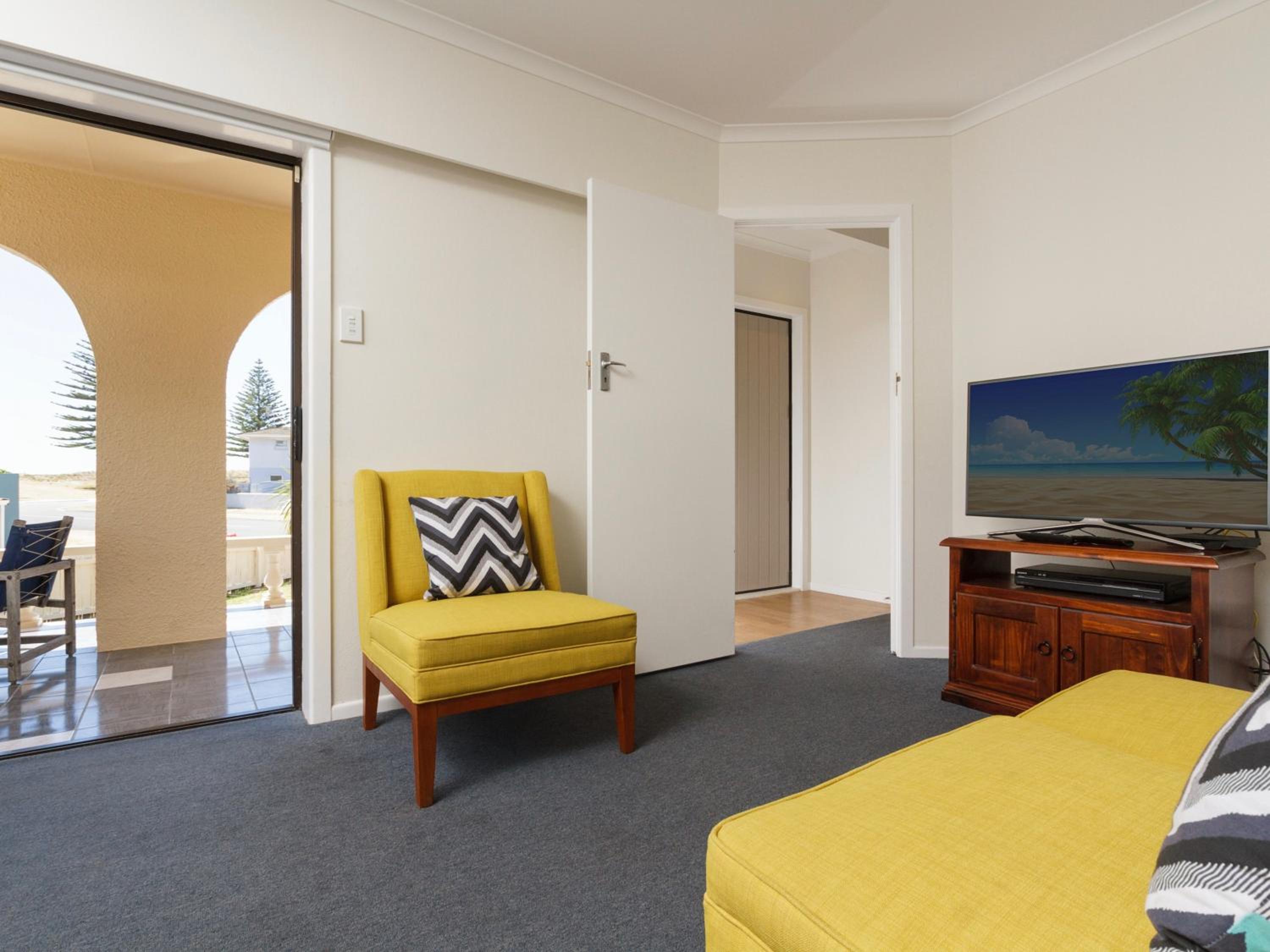 Sand Castles - Mount Maunganui Holiday Home view 4