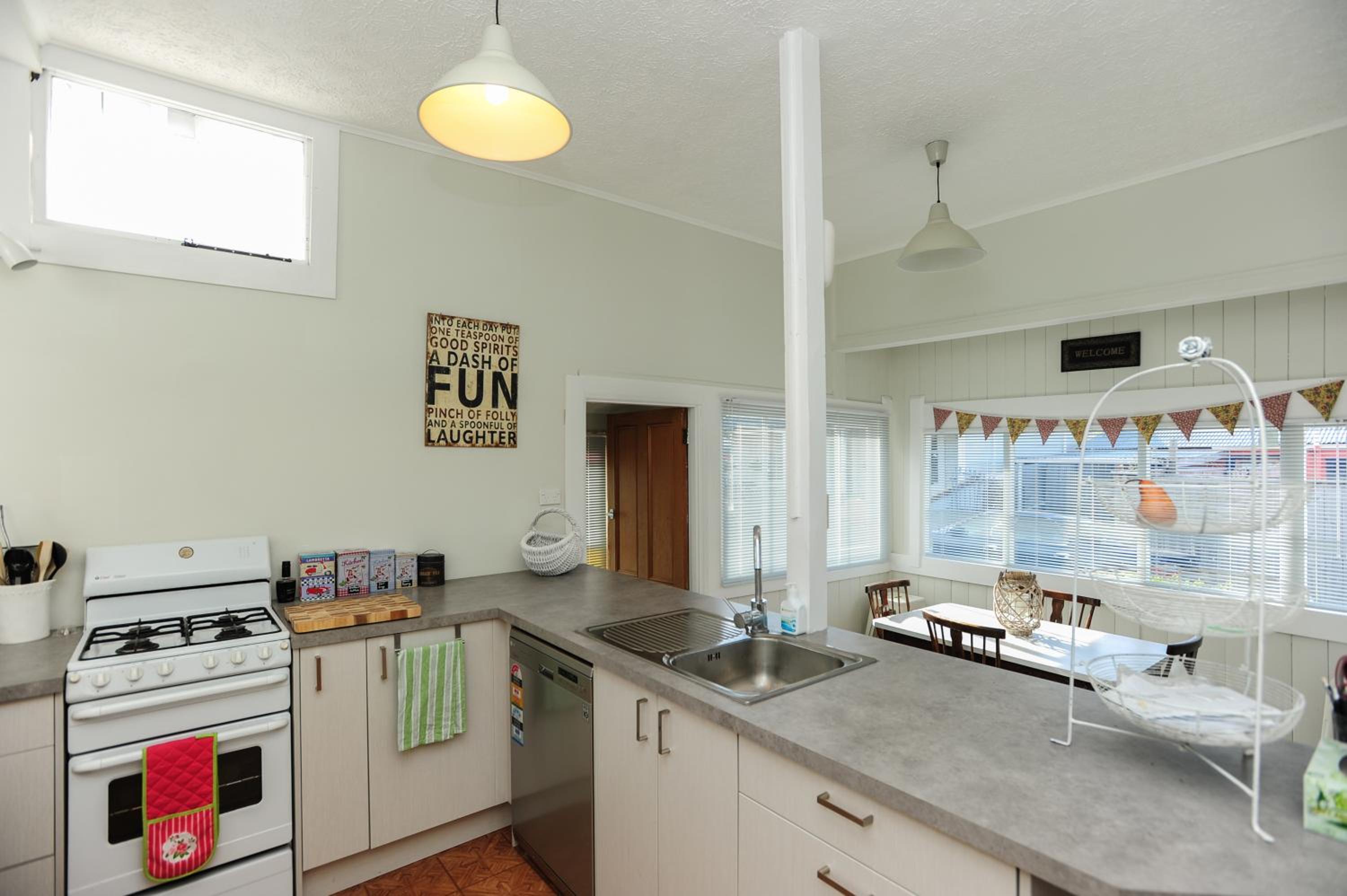 Puriri Downtown Villa - Napier Holiday Home view 4