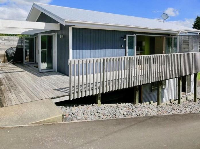Harakeke House Upstairs - Ohakune Chalet view 2