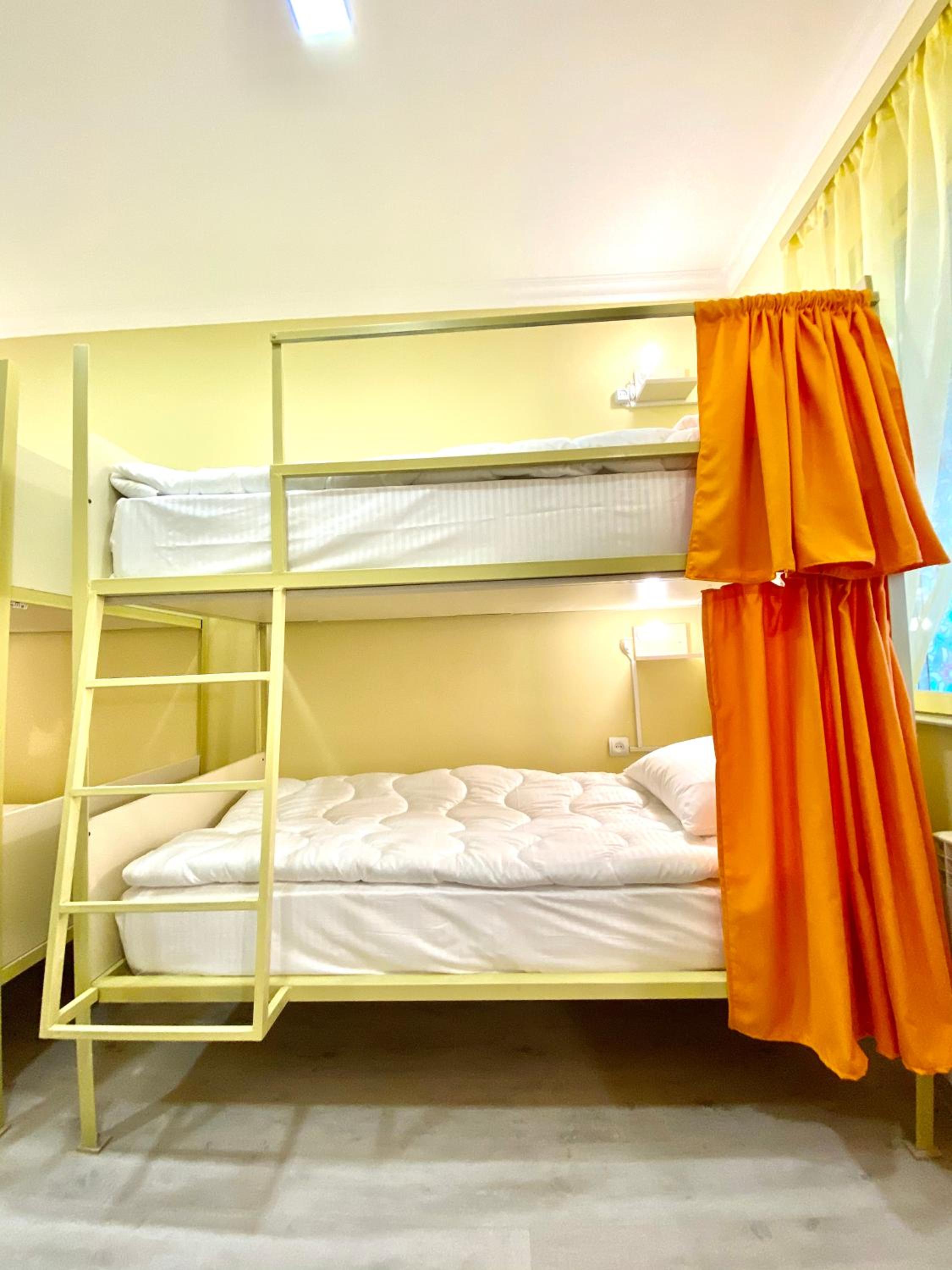 Santorini Hotel & Hostel