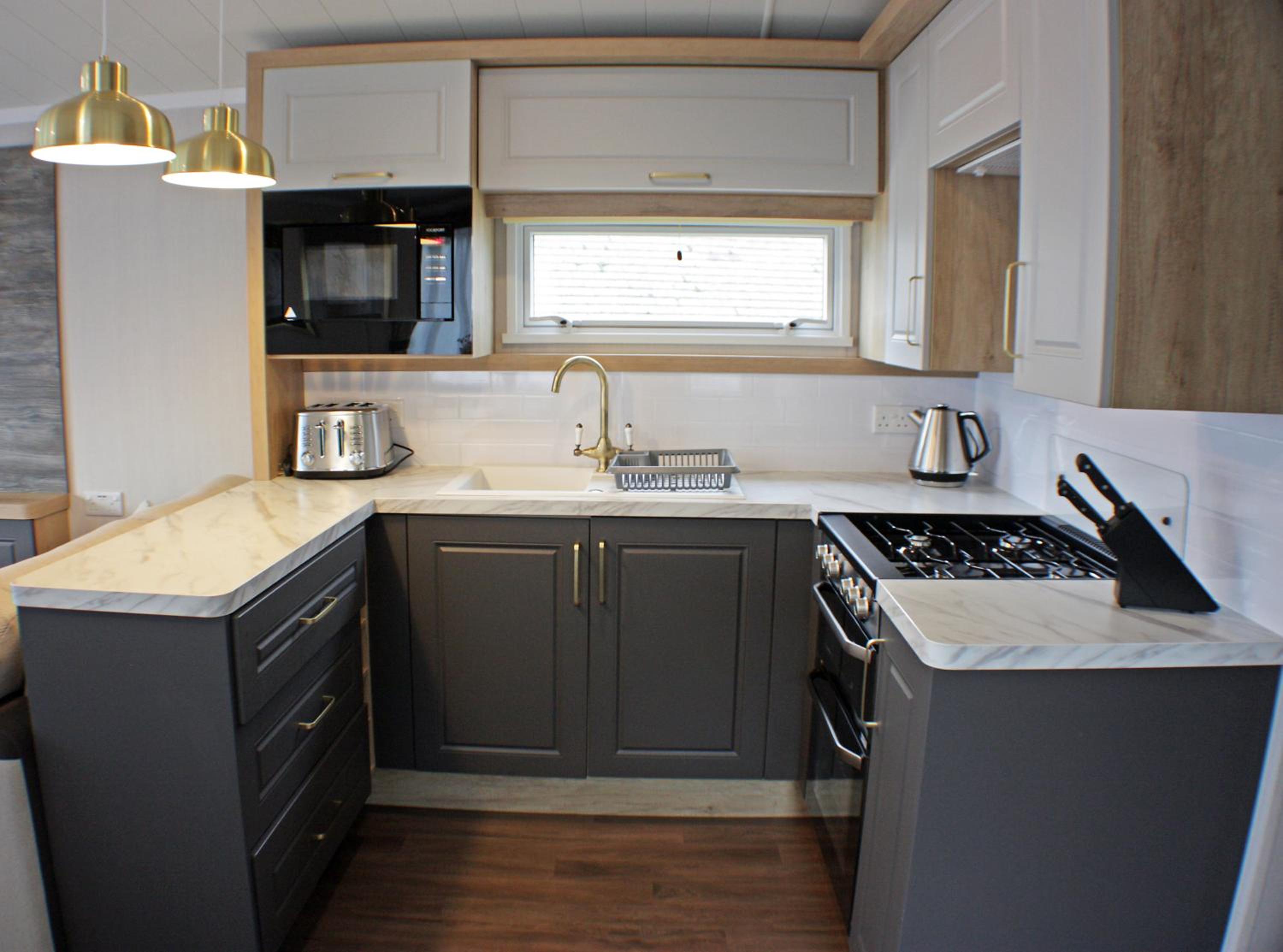 The Royal Clovelly caravan with sea views view 3