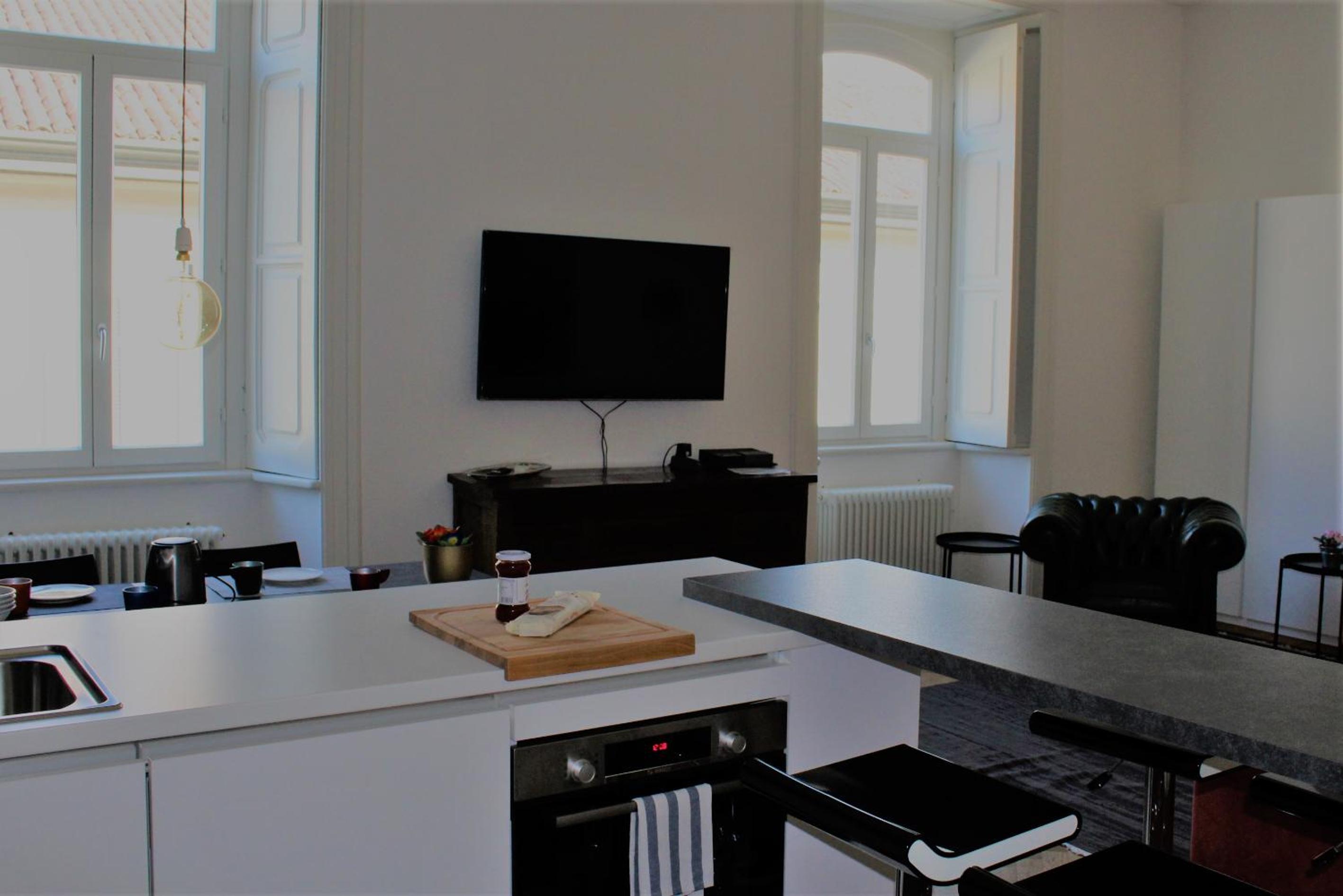Palazzo della Torre Elegant Apartment in Como photo 5