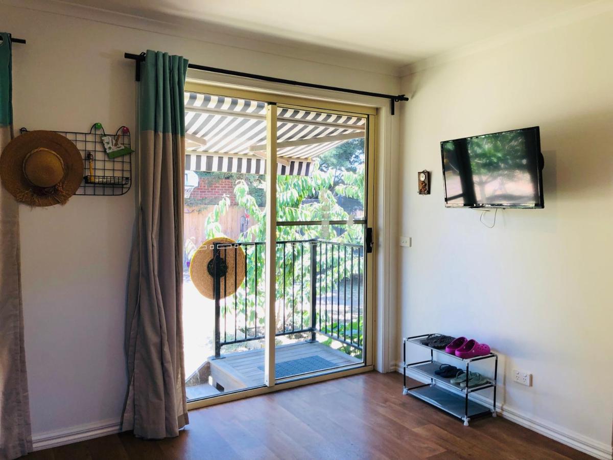 Charlie sweet home at Mornington Peninsula - Image 1