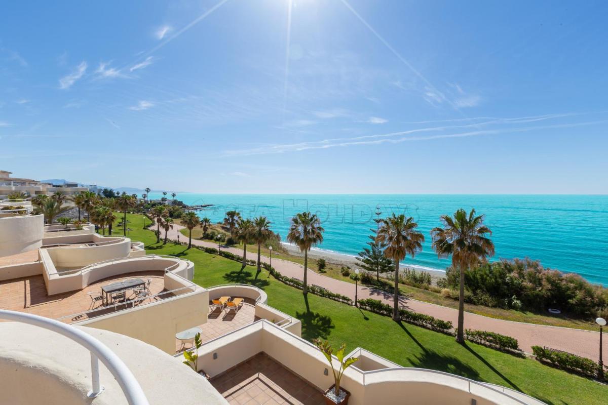 Bermuda beach 15 view 2