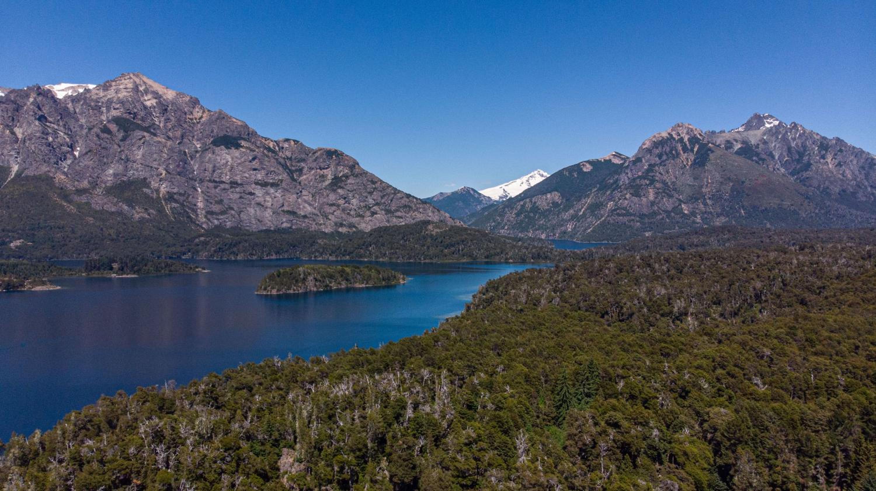 Casa en Llao Llao con vista al lago y campo de golf