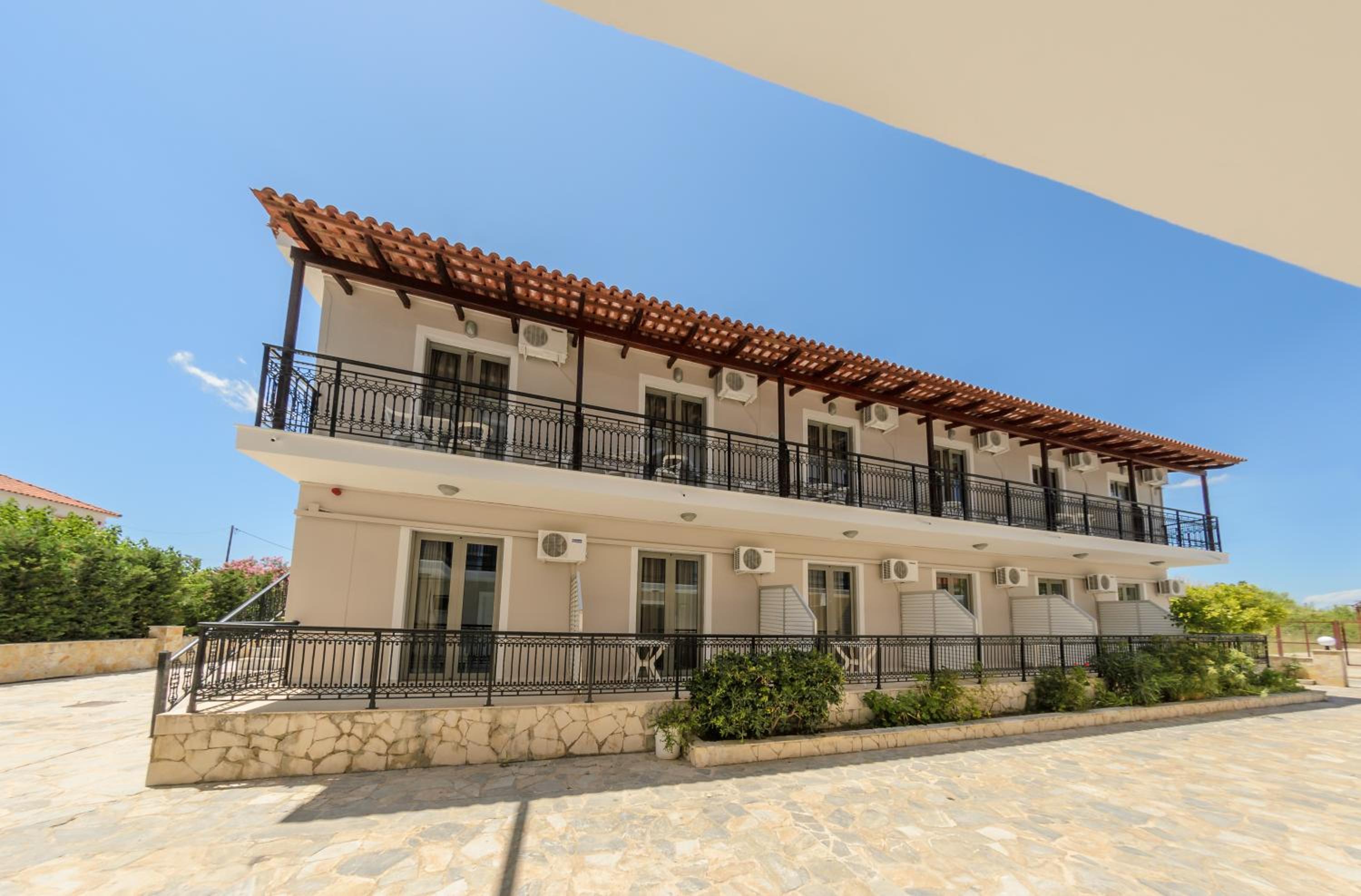 Laganas Vacations - Karras Livin - Property Image 4
