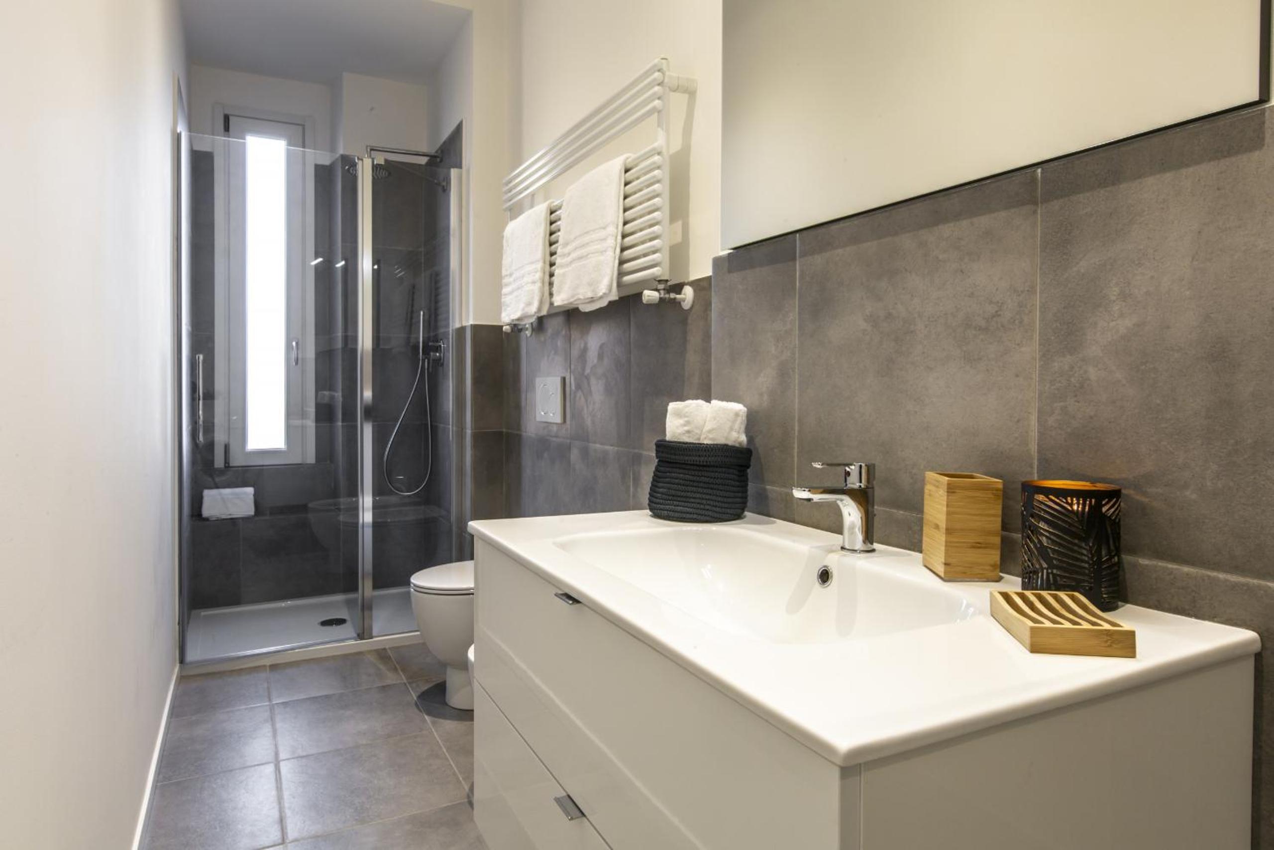 Maciachini Apartments R&R