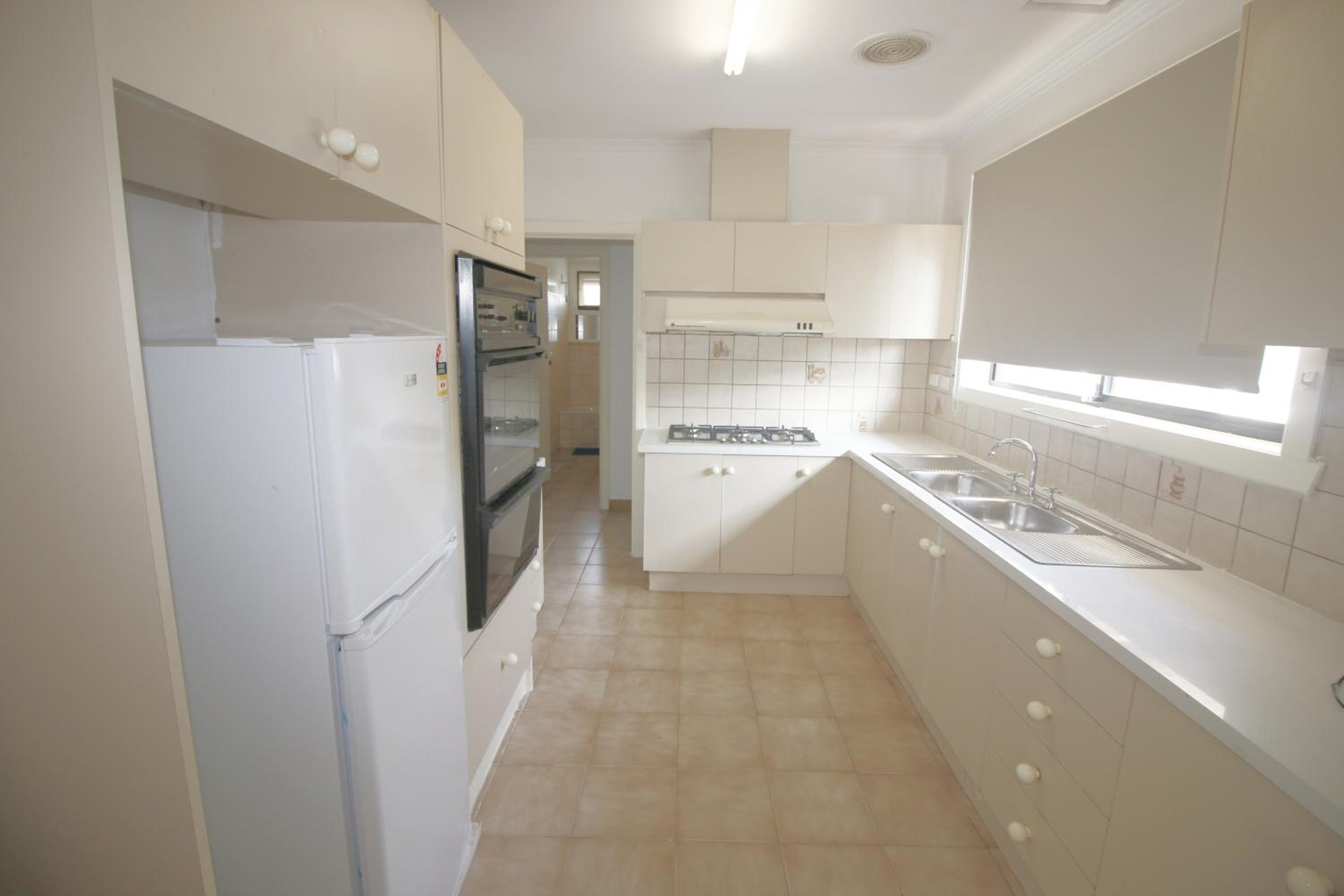 Sunny House - Melbourne Airport Home