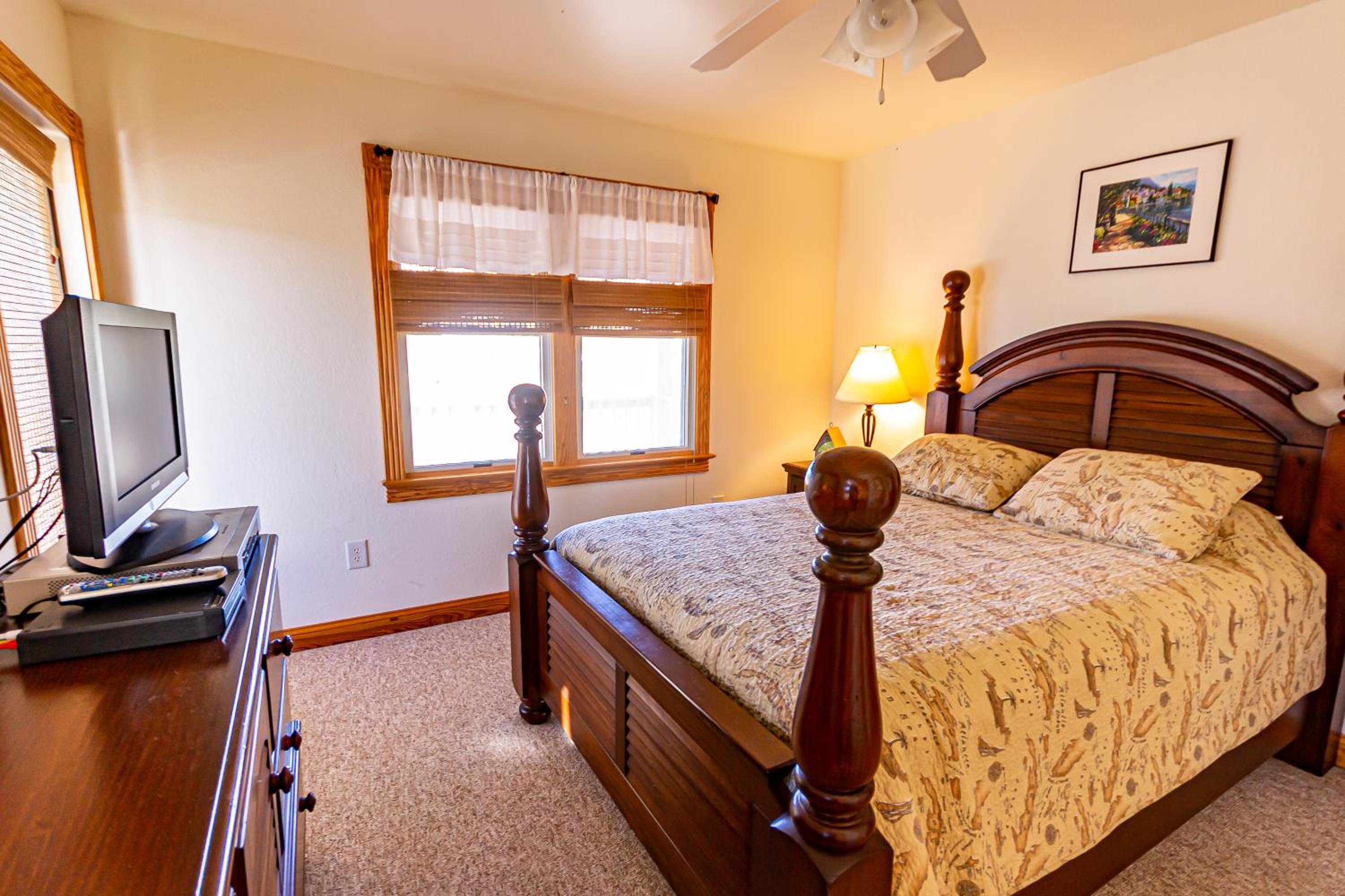 Puppy Love - Corolla, Villages at Ocean Hill, Pool, Hot Tub, Nearby Amenities, Lighthouse, Pets OK